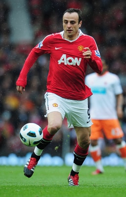 MANCHESTER, ENGLAND - MAY 22:  Dimitar Berbatov of Manchester United in action during the Barclays Premier League match between Manchester United and Blackpool at Old Trafford on May 22, 2011 in Manchester, England.  (Photo by Shaun Botterill/Getty Images