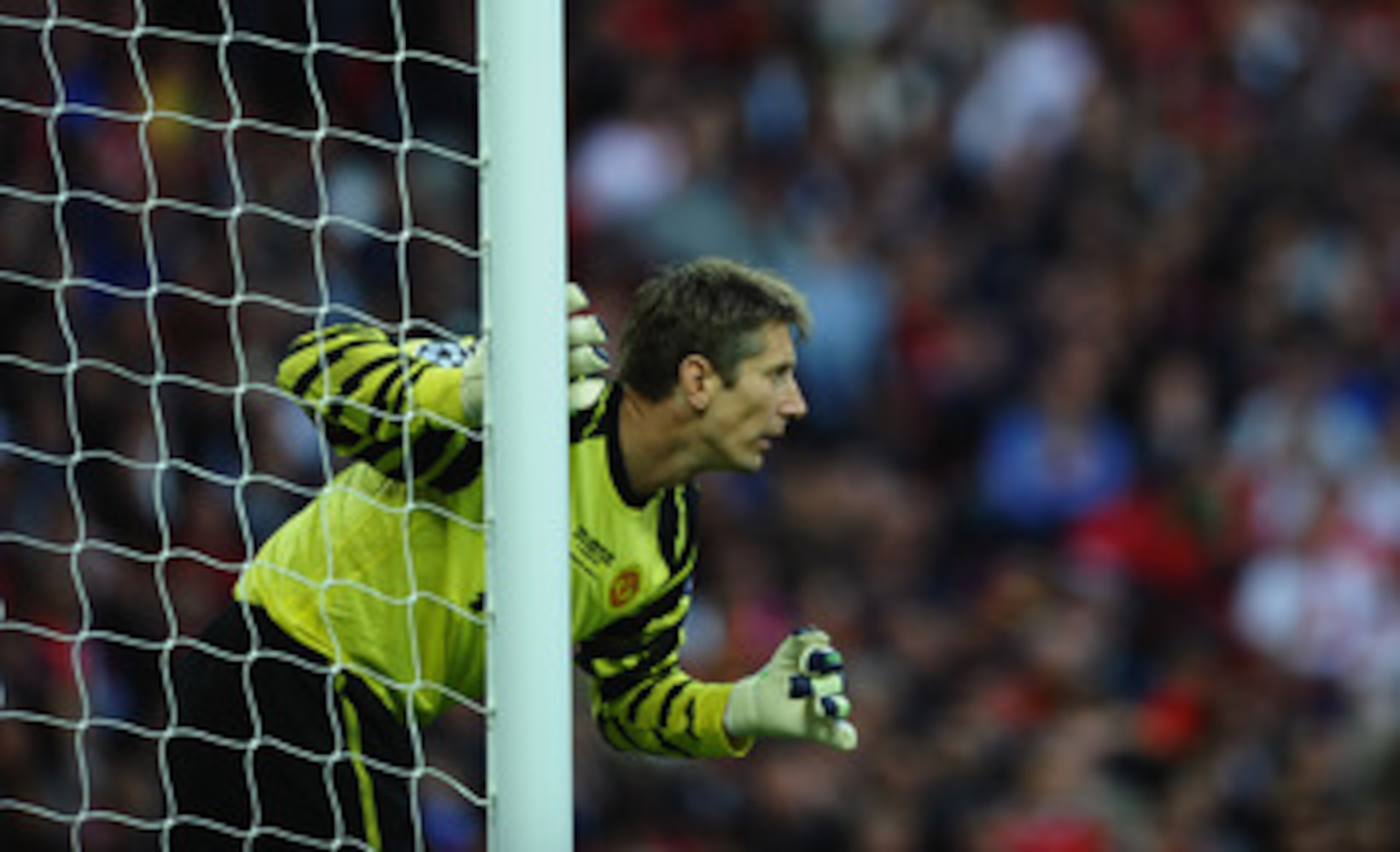LONDON, ENGLAND - MAY 28:  Edwin van der Sar  of Manchester United looks on during the UEFA Champions League final between FC Barcelona and Manchester United FC at Wembley Stadium on May 28, 2011 in London, England.  (Photo by Laurence Griffiths/Getty Ima