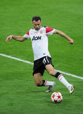 LONDON, ENGLAND - MAY 28:  Ryan Giggs of Manchester United  in action during the UEFA Champions League final between FC Barcelona and Manchester United FC at Wembley Stadium on May 28, 2011 in London, England.  (Photo by Michael Regan/Getty Images)