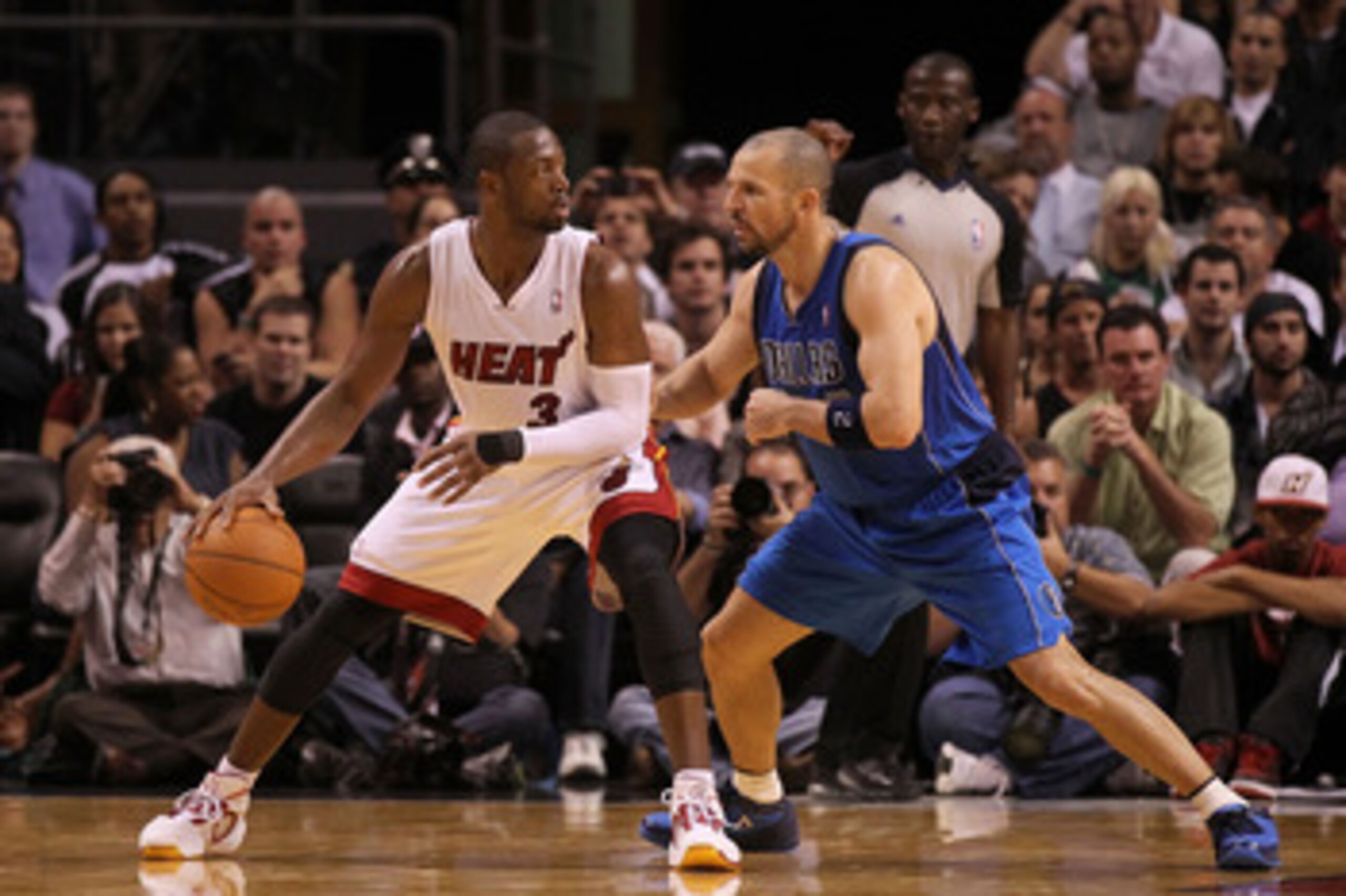 MIAMI, FL - DECEMBER 20:  Dwyane Wade #3 of the Miami Heat posts up Jason Kidd #2 of the Dallas Mavericks during a game at American Airlines Arena on December 20, 2010 in Miami, Florida. NOTE TO USER: User expressly acknowledges and agrees that, by downlo
