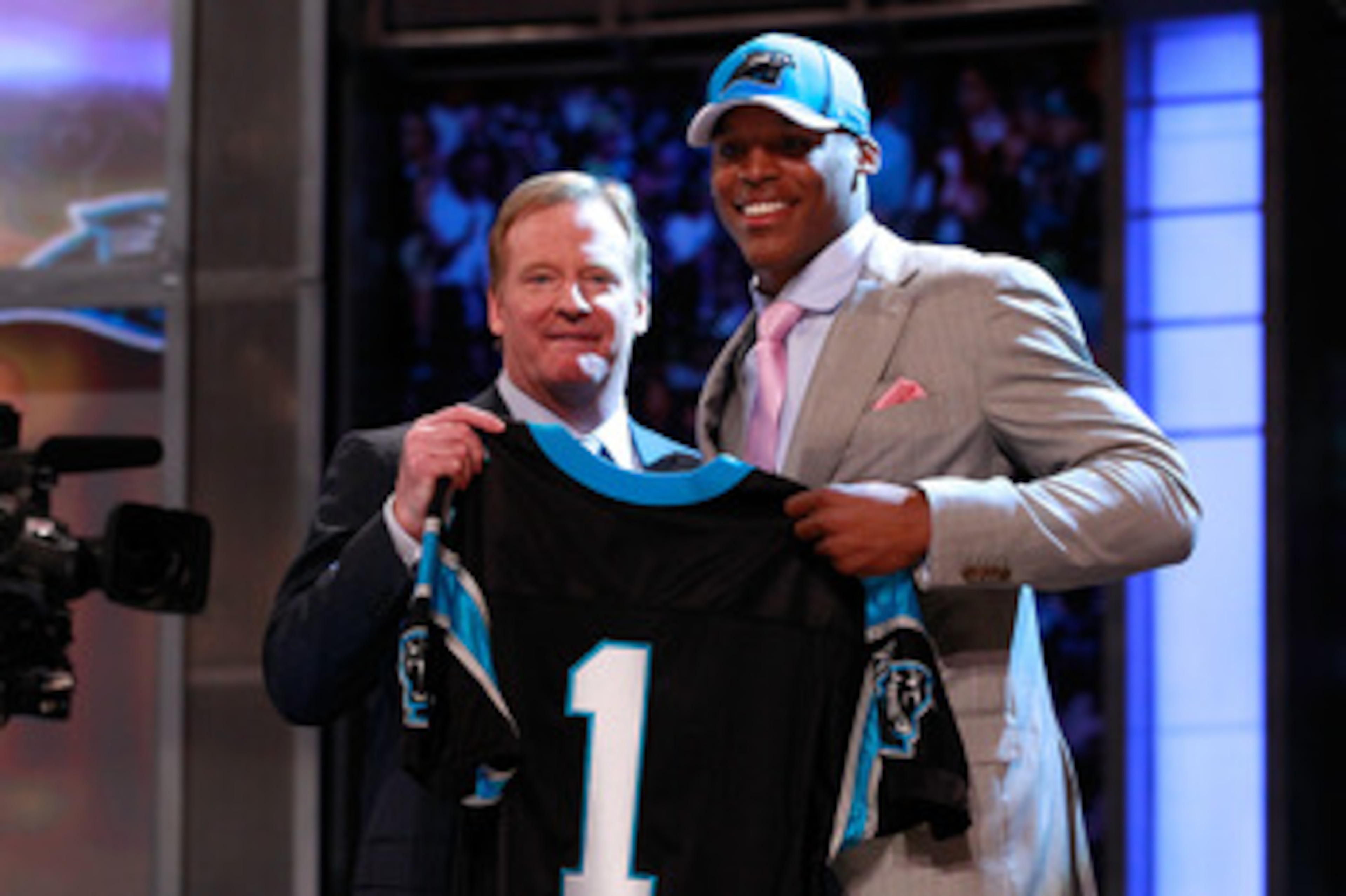 NEW YORK, NY - APRIL 28:  NFL COmmissioner Roger Goodell poses for a photo with Carolina Panthers #1 overall pick Cam Newton from the UNiversity of Auburn during the 2011 NFL Draft at Radio City Music Hall on April 28, 2011 in New York City.  (Photo by Ch