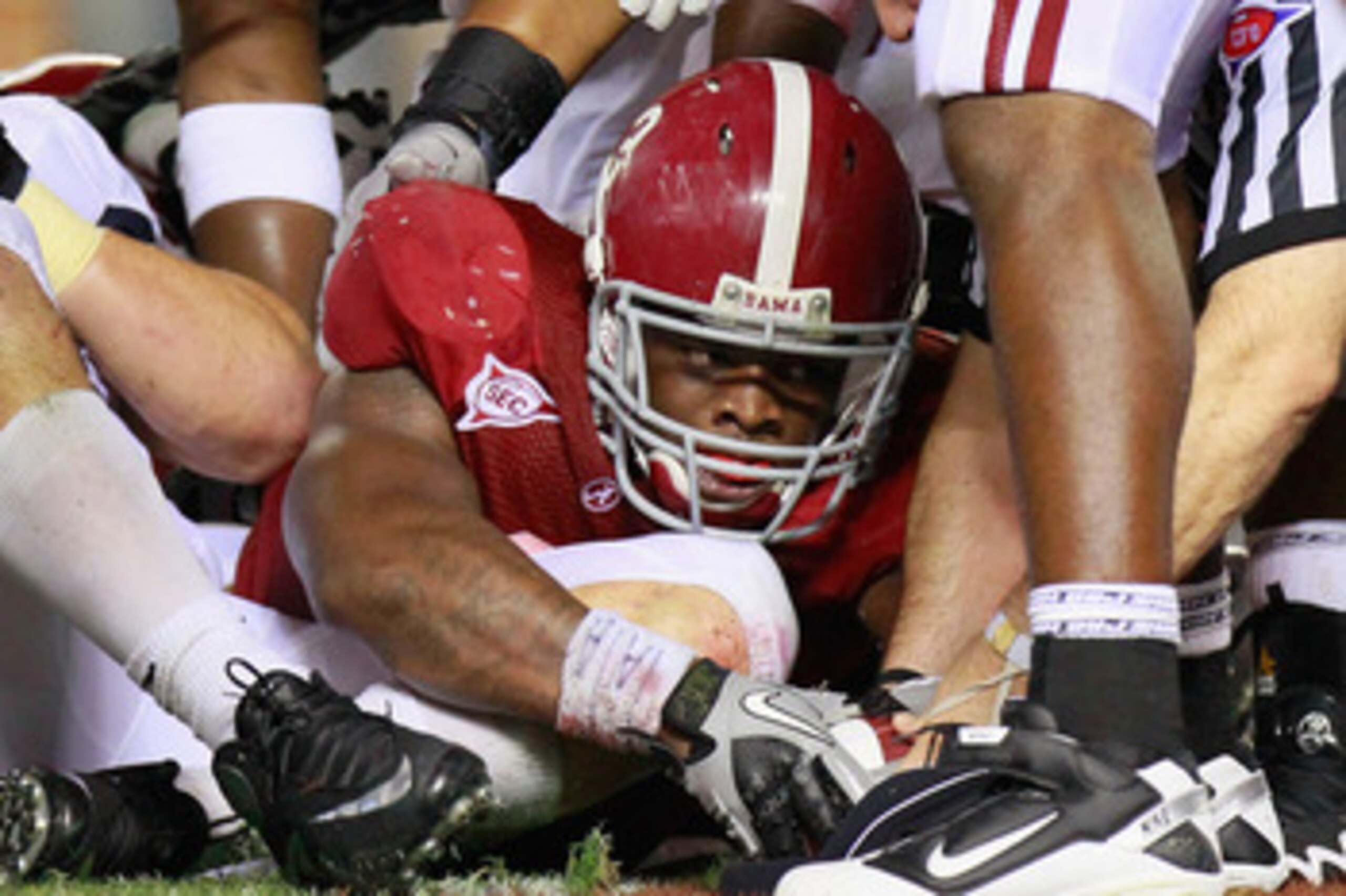 TUSCALOOSA, AL - SEPTEMBER 11: Trent Richardson #3 of the Alabama Crimson Tide scores a touchdown against the Penn State Nittany Lions at Bryant-Denny Stadium on September 11, 2010 in Tuscaloosa, Alabama. (Photo by Kevin C. Cox/Getty Images) TUSCALOOSA, AL - SEPTEMBER 11: Trent Richardson #3 of the Alabama Crimson Tide scores a touchdown against the Penn State Nittany Lions at Bryant-Denny Stadium on September 11, 2010 in Tuscaloosa, Alabama. (Photo by Kevin C. Cox/Getty Images)