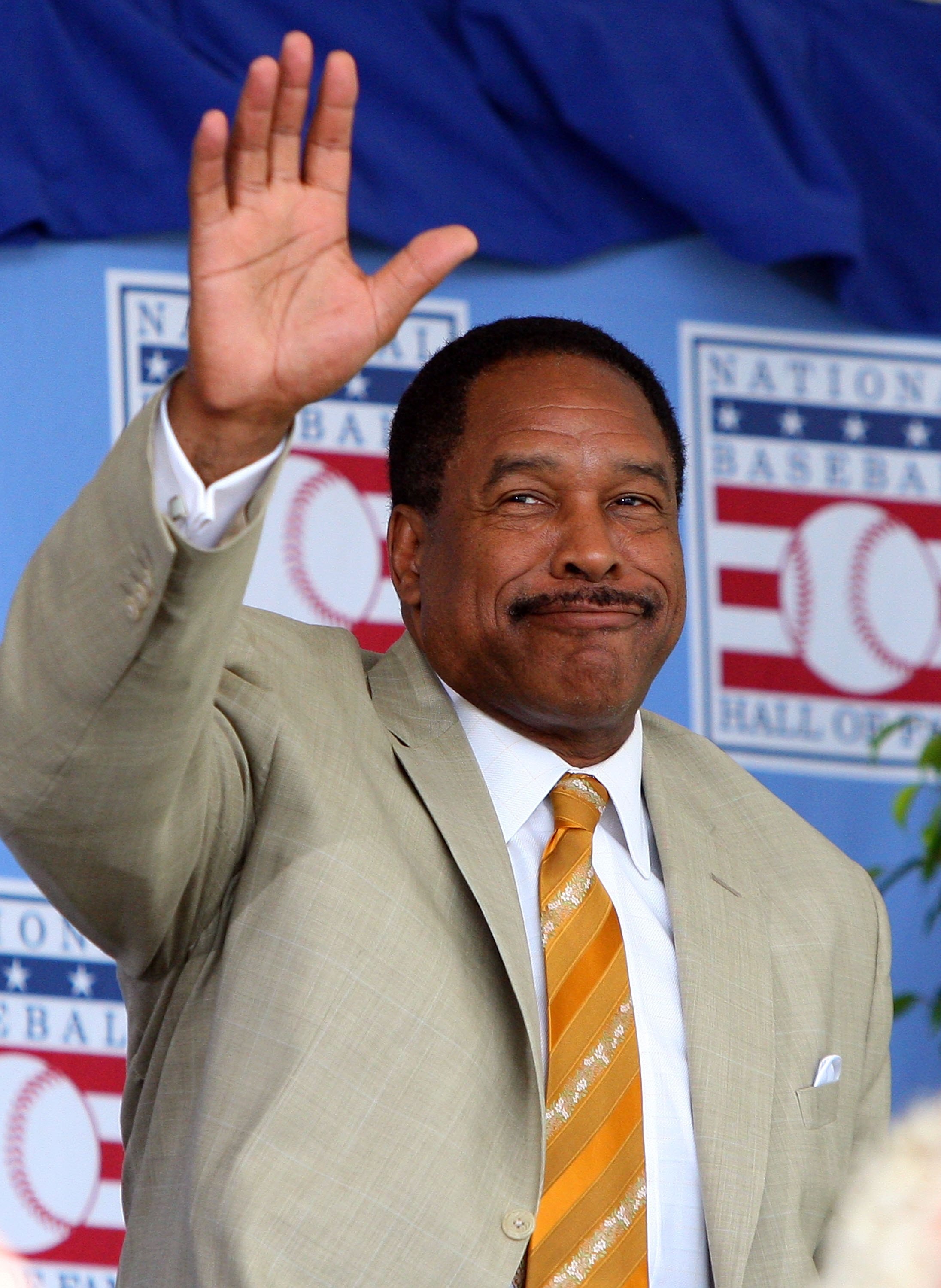 COOPERSTOWN, NY - JULY 26:  Hall of Famer Dave Winfield waves to the crowd as he is introduced at Clark Sports Center during the 2009  Baseball Hall of Fame induction ceremony on July 26, 2009 in Cooperstown, New York.  (Photo by Jim McIsaac/Getty Images)