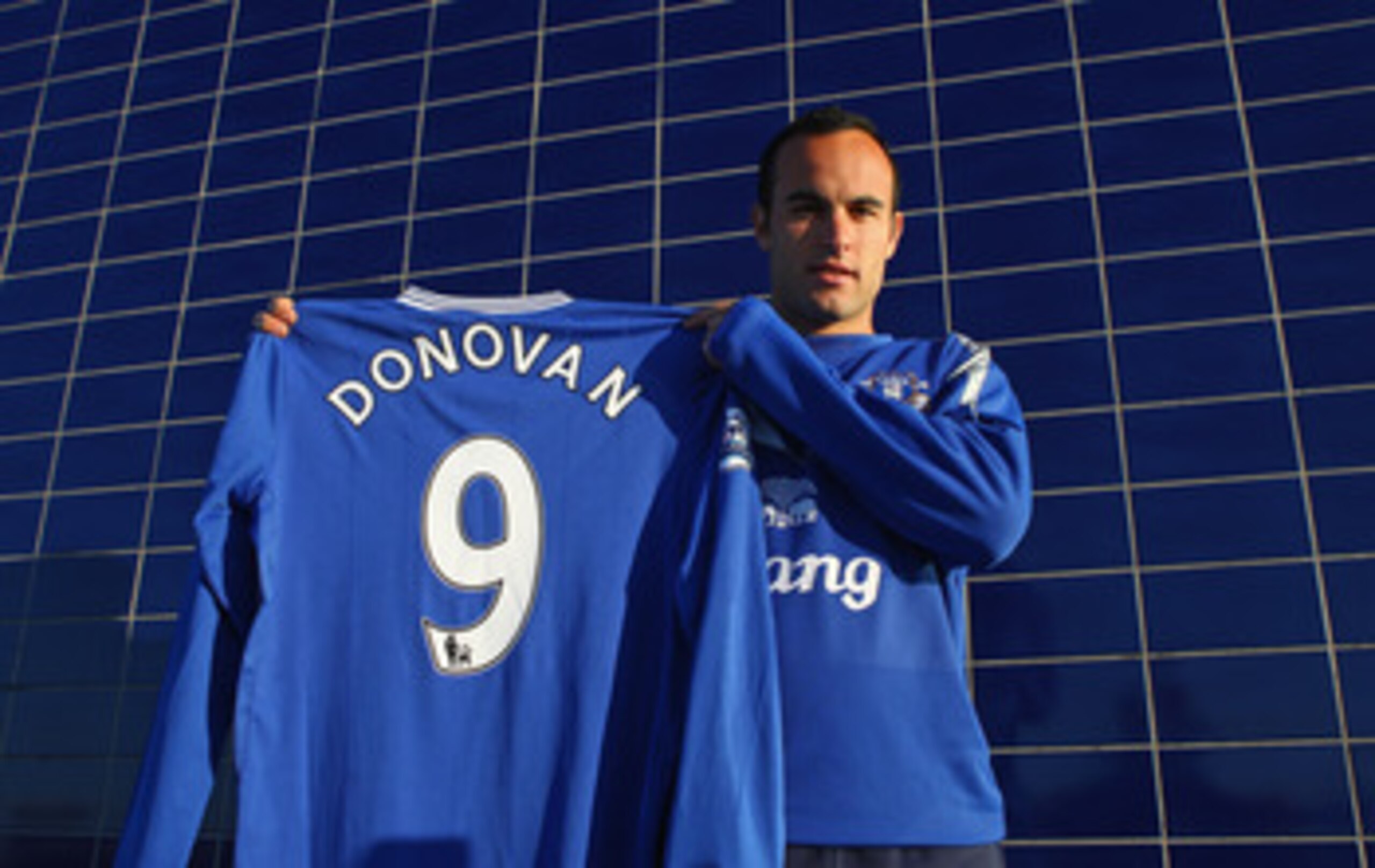 LIVERPOOL, ENGLAND - JANUARY 07:  Landon Donovan joins Everton on a two-and-a-half-month loan deal from Los Angeles Galaxy at Finch Farm Training Complex on January 7, 2010 in Liverpool, England.  (Photo by Alex Livesey/Getty Images)