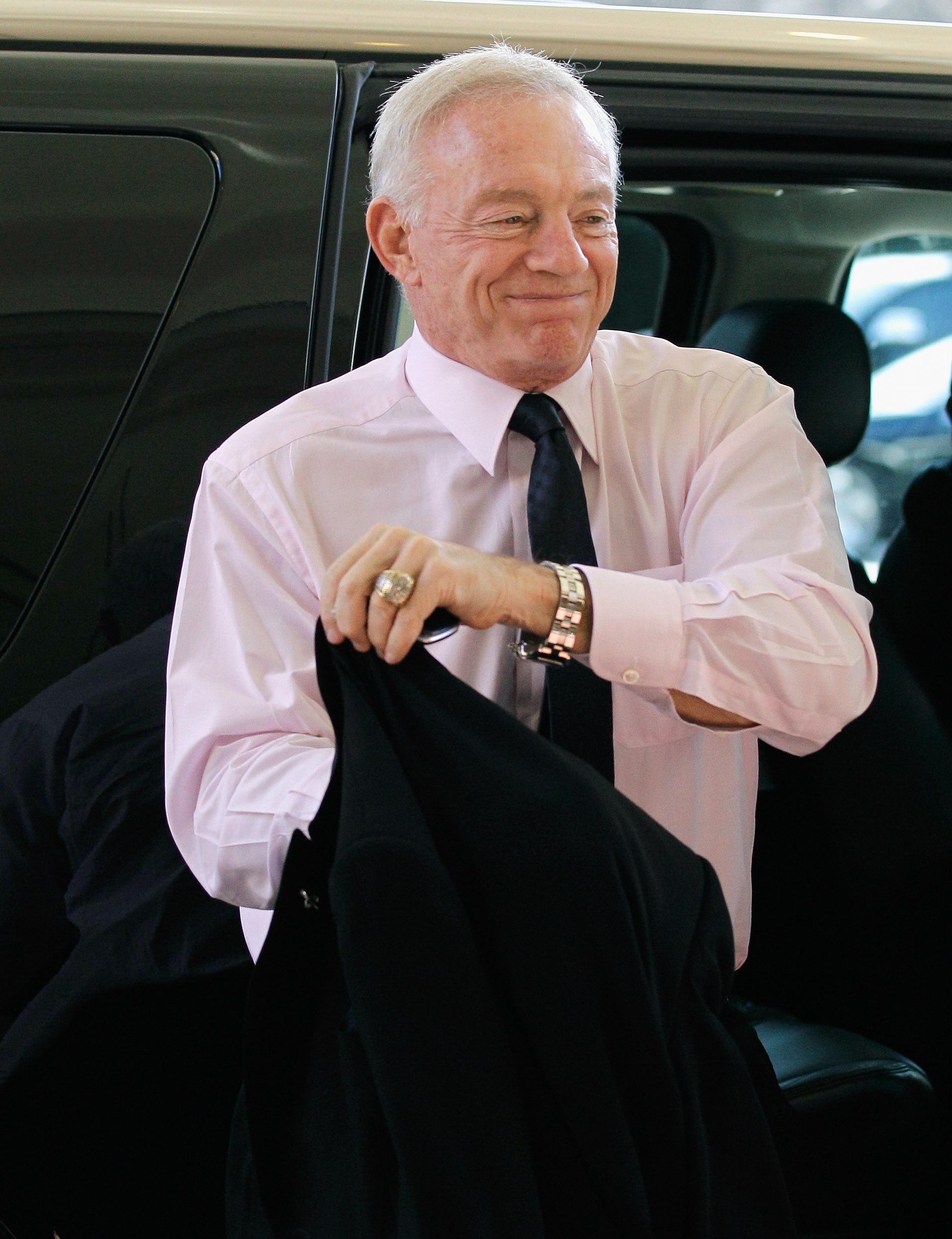 CHANTILLY, VA - MARCH 02: Jerry Jones, owner of the NFL football team Dallas Cowboys, exits a car before attending a meeting of NFL owners at a hotel on March 2, 2011 in Chantilly, Virginia. (Photo by Rob Carr/Getty Images) CHANTILLY, VA - MARCH 02: Jerry Jones, owner of the NFL football team Dallas Cowboys, exits a car before attending a meeting of NFL owners at a hotel on March 2, 2011 in Chantilly, Virginia. (Photo by Rob Carr/Getty Images)