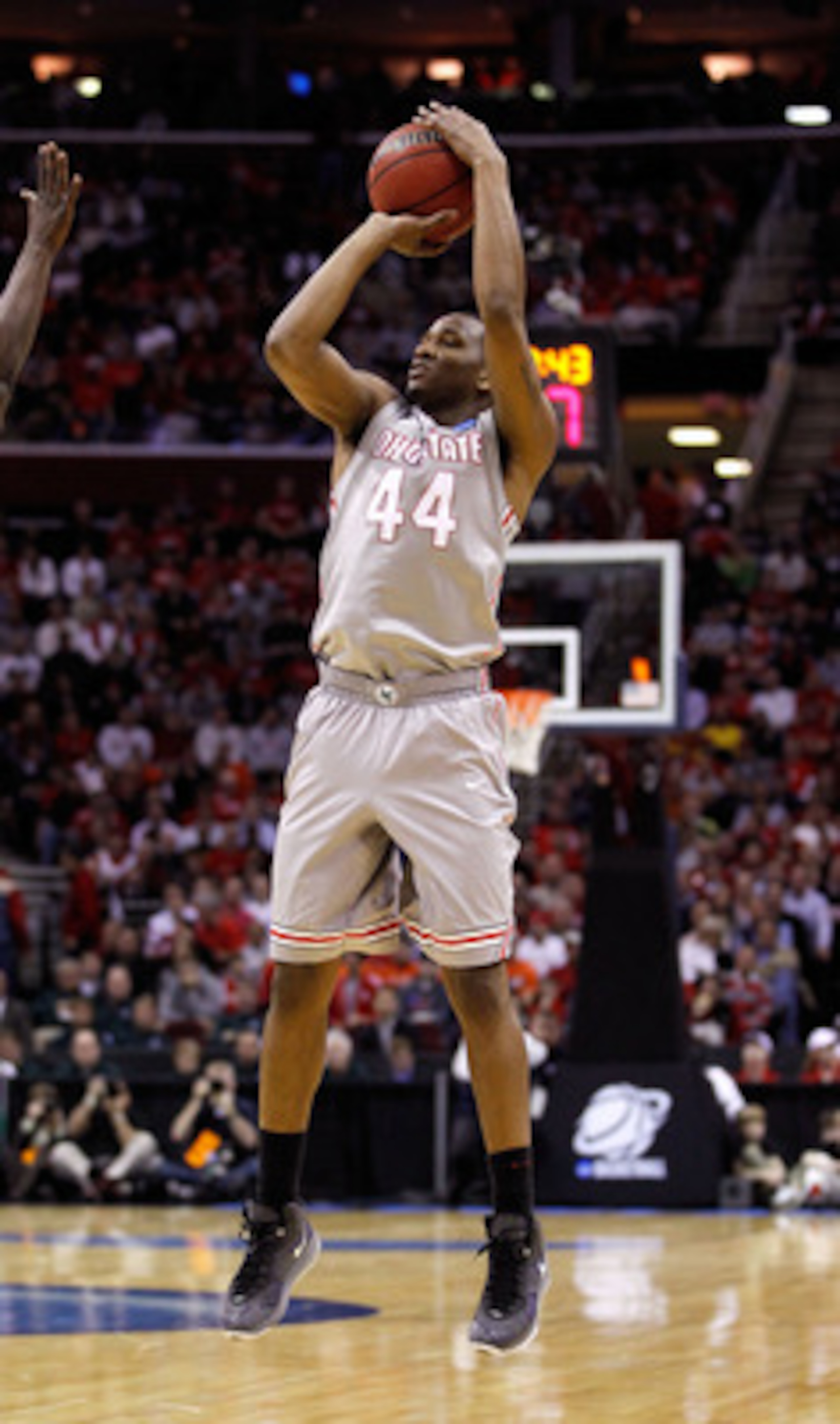 HOUSTON, TX - APRIL 04:  Shelvin Mack #1 of the Butler Bulldogs with the ball while taking on Connecticut Huskies during the National Championship Game of the 2011 NCAA Division I Men's Basketball Tournament at Reliant Stadium on April 4, 2011 in Houston,