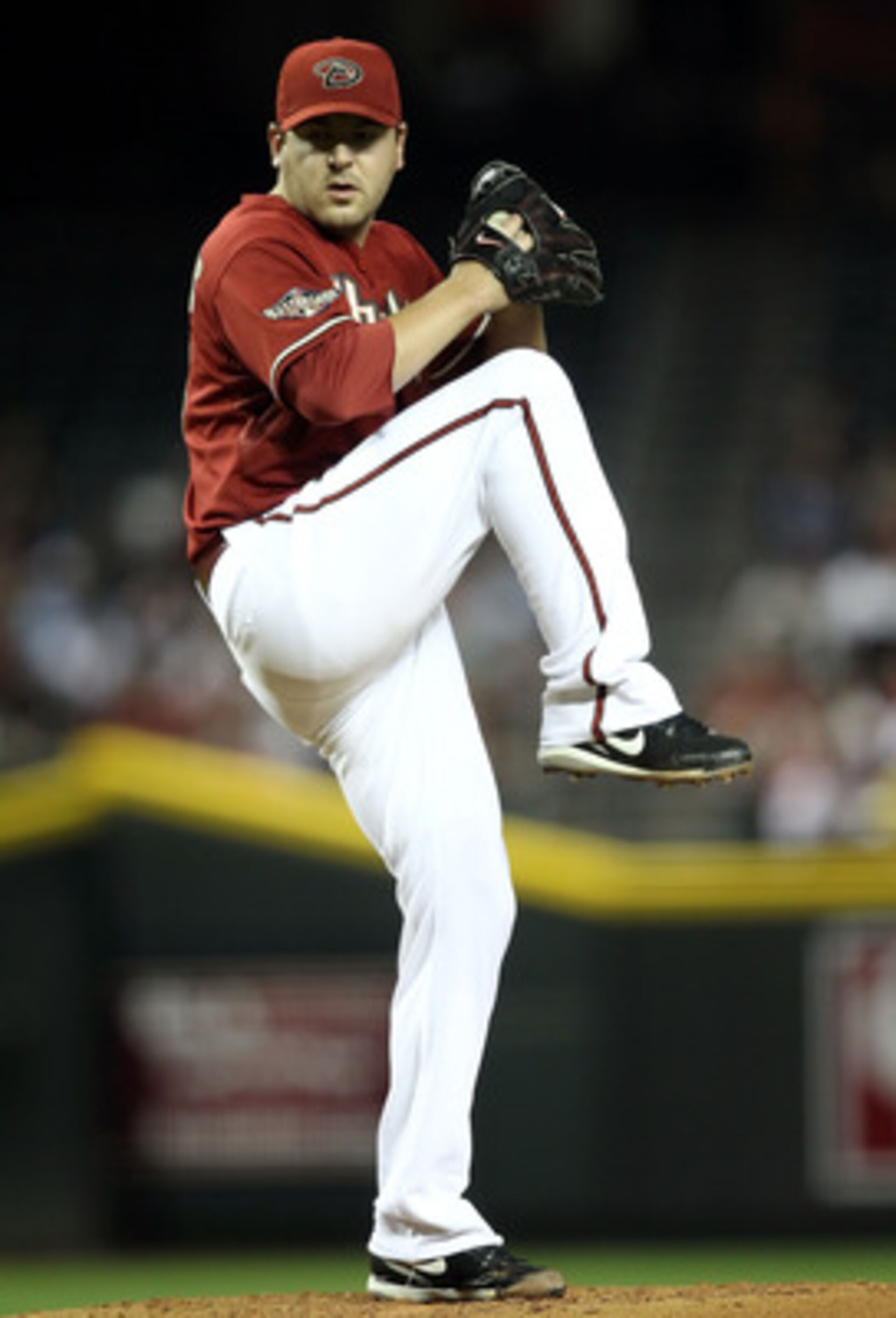 PHOENIX, AZ - MAY 18:  Starting pitcher Joe Saunders #34 of the Arizona Diamondbacks pitches against the Atlanta Braves during the Major League Baseball game at Chase Field on May 18, 2011 in Phoenix, Arizona.  The Diamondbacks defeated the Braves 5-4 in 