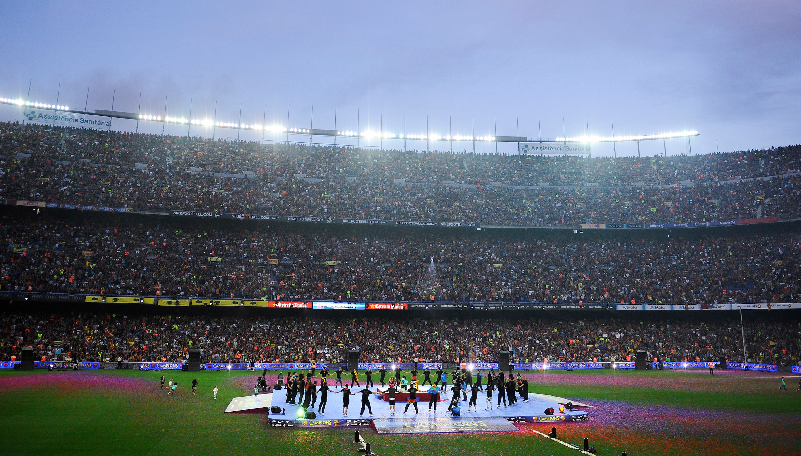 BARCELONA, SPAIN - MAY 29:  FC Barcelona players celebrate during the celebrations after winning the UEFA Champions League Final against Manchester United at Camp Nou Stadium on May 29, 2011 in Barcelona, Spain.  (Photo by David Ramos/Getty Images)