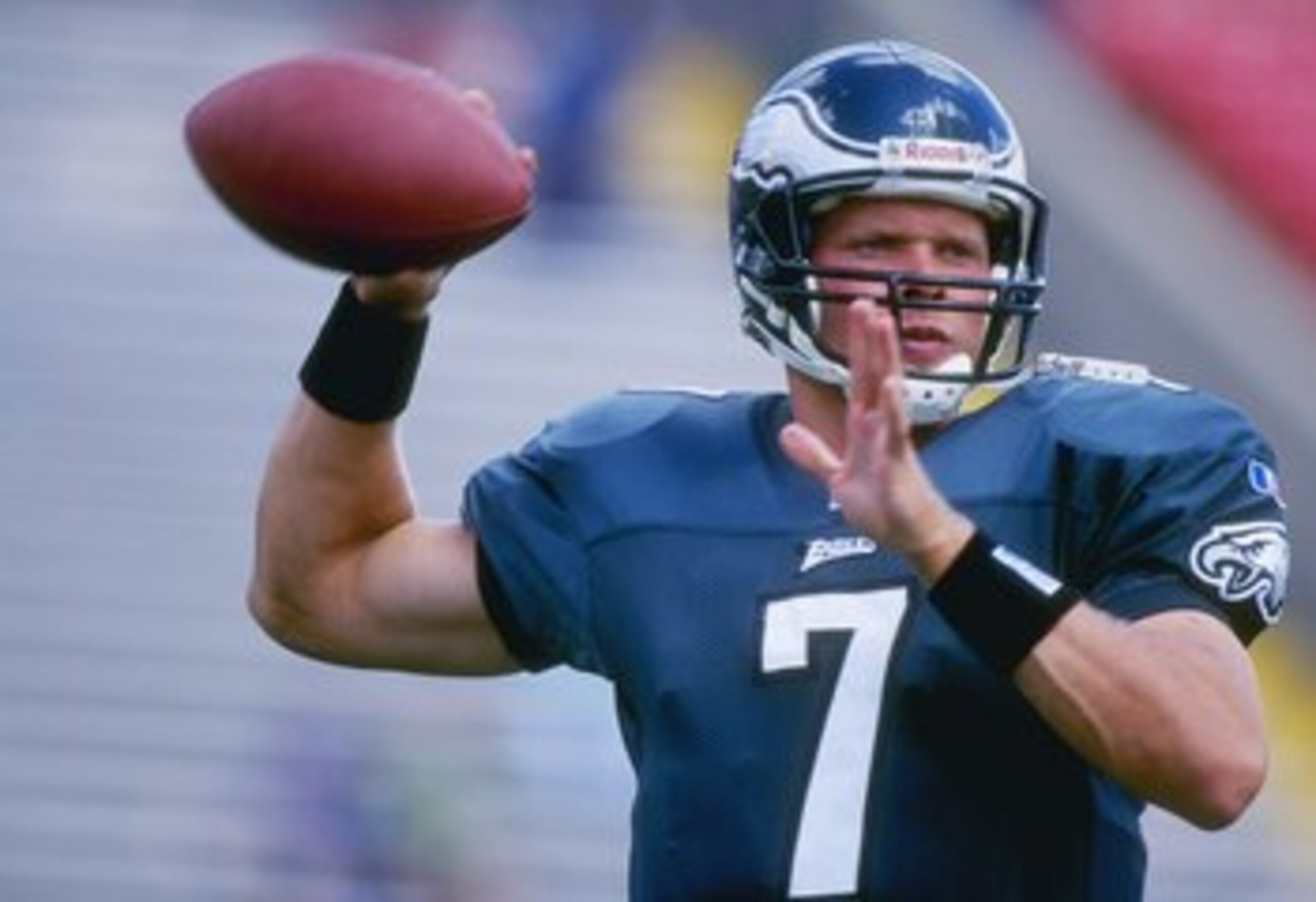18 Aug 1996:  Quarterback Bobby Hoying of the Philadelphia Eagles looks to pass the ball during a preseason game against the New England Patriots at Foxboro Stadium in Foxboro, Massachusetts.  The Patriots won the game, 37-10. Mandatory Credit: Al Bello