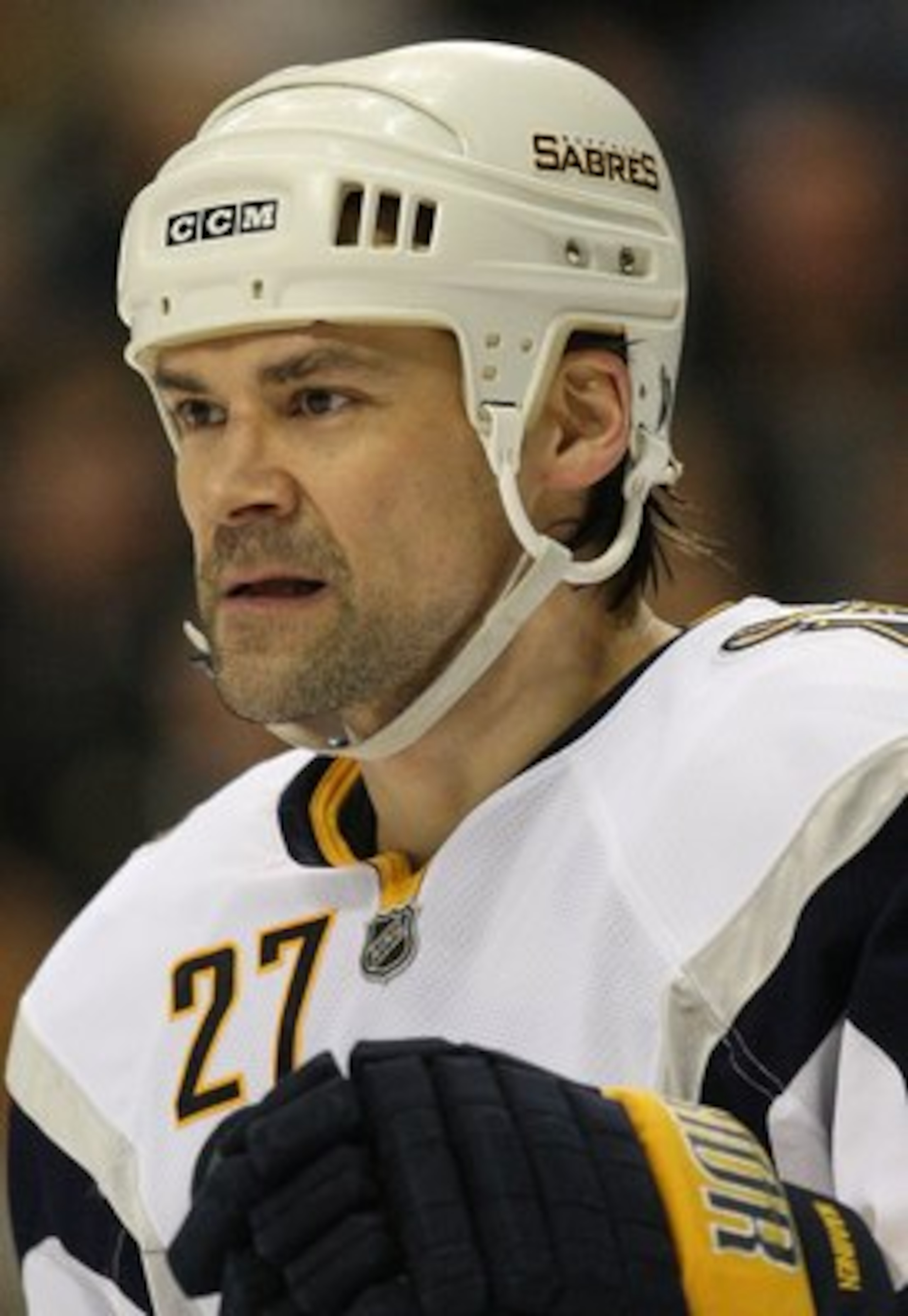 DALLAS - JANUARY 15:  Teppo Numminen #27 of the Buffalo Sabres during play against the Dallas Stars at the American Airlines Center on January 15, 2009 in Dallas, Texas.  (Photo by Ronald Martinez/Getty Images)