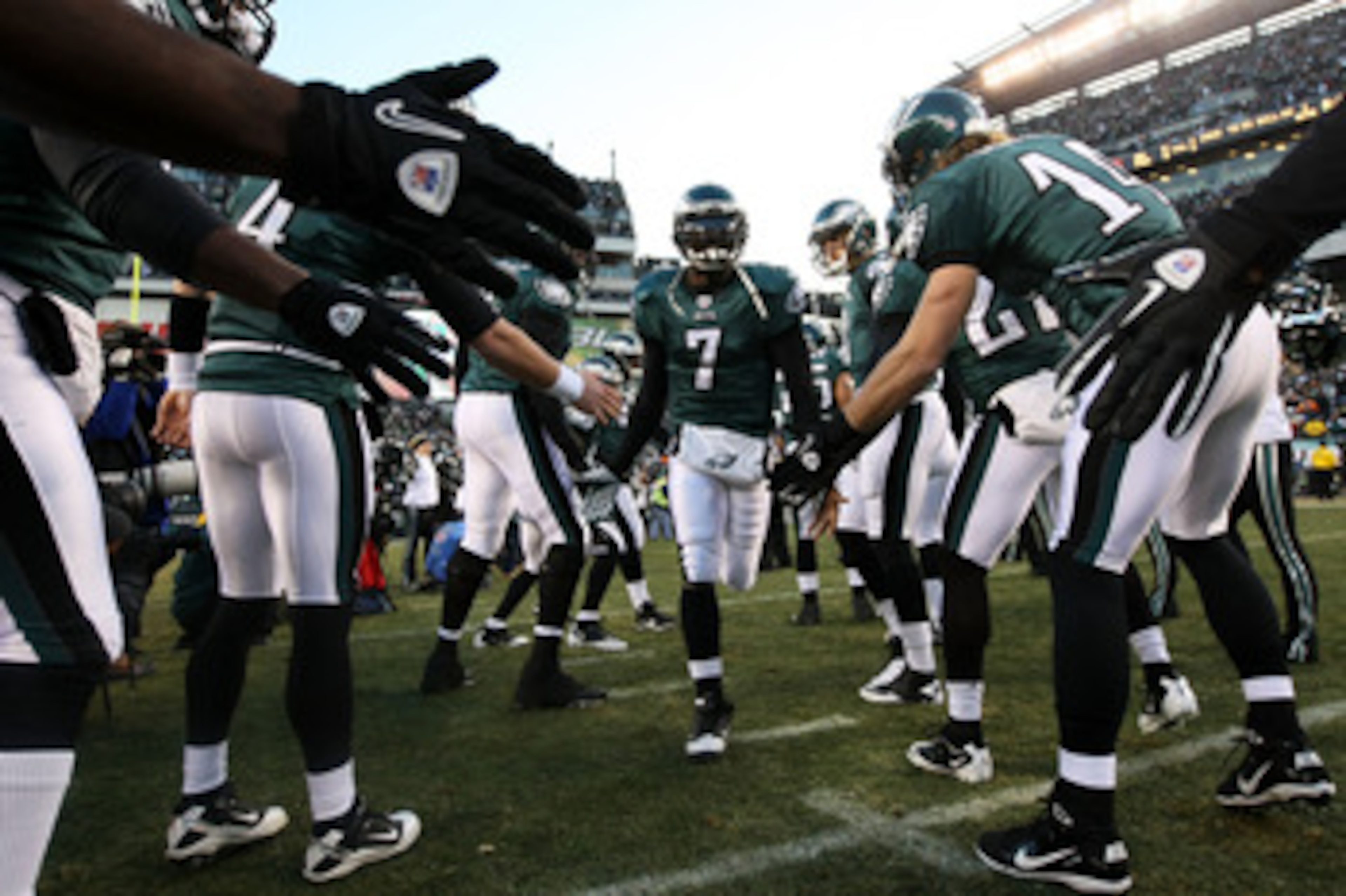 PHILADELPHIA, PA - JANUARY 09:  Michael Vick #7 of the Philadelphia Eagles takes the field before playing against the Green Bay Packers in the 2011 NFC wild card playoff game at Lincoln Financial Field on January 9, 2011 in Philadelphia, Pennsylvania.  (P