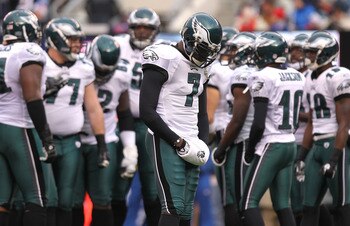 EAST RUTHERFORD, NJ - DECEMBER 19:  Michael Vick #7 of the Philadelphia Eagles stands by the huddle against the New York Giants at New Meadowlands Stadium on December 19, 2010 in East Rutherford, New Jersey.  (Photo by Nick Laham/Getty Images)