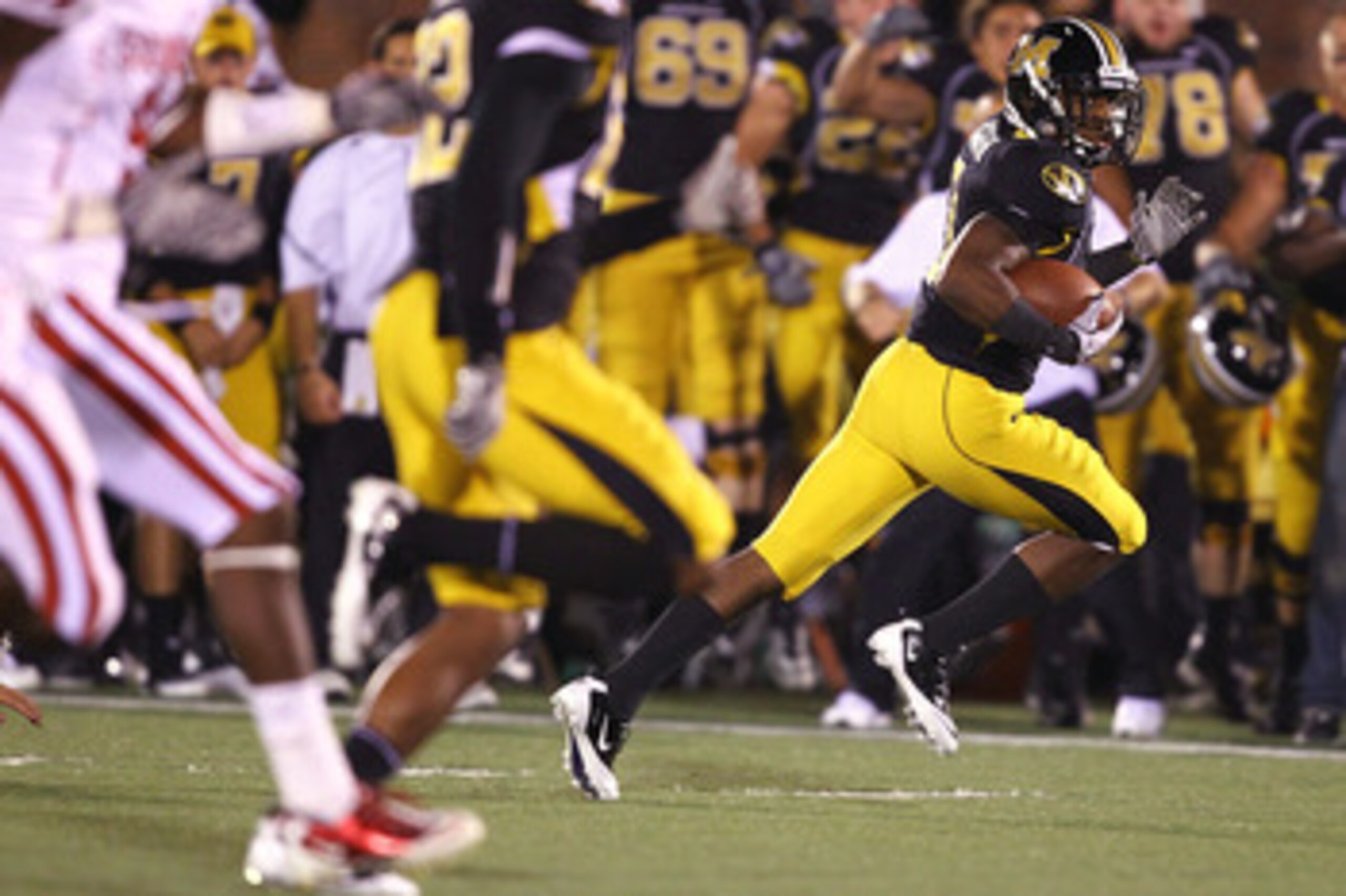 COLUMBIA, MO - OCTOBER 23: Gahn McGaffie #3 of the Missouri Tigers returns the opening kick off for a touchdown against the Oklahoma Sooners at Faurot Field/Memorial Stadium on October 23, 2010 in Columbia, Missouri.  (Photo by Dilip Vishwanat/Getty Image