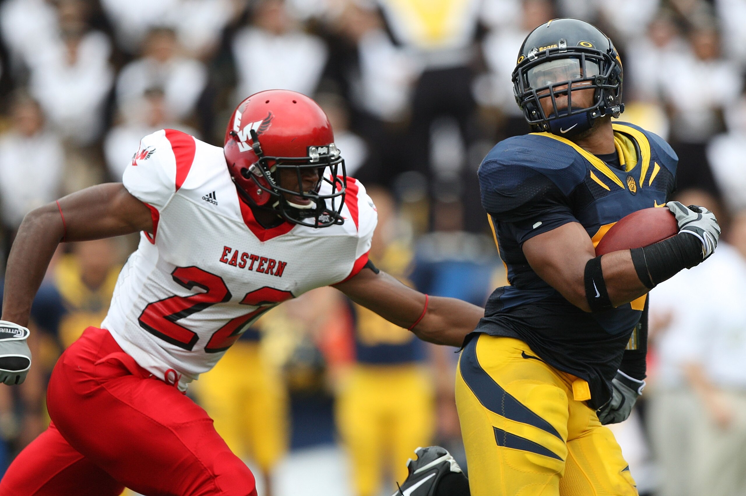 BERKELEY, CA - SEPTEMBER 12: Mychal Kendricks #30 of the California Golden Bears returns a fumble for 45 yards against Taiwan Jones #22 of the Eastern Washington Eagles at Memorial Stadium on September 12, 2009 in Berkeley, California. (Photo by Jed Jacob