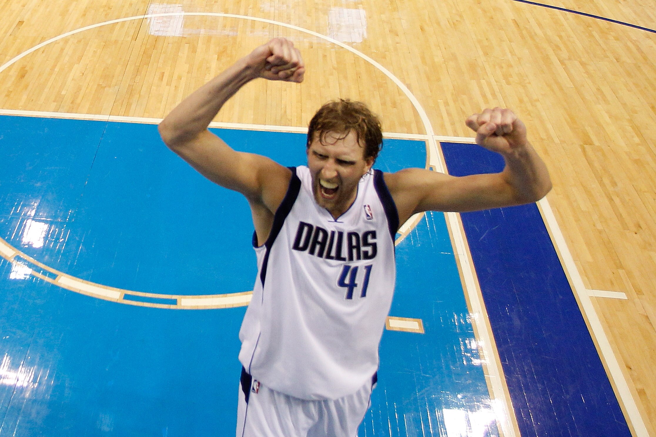 DALLAS, TX - MAY 25:  Dirk Nowitzki #41 of the Dallas Mavericks reacts late in the fourth quarter before the Mavericks defeat the Oklahoma City Thunder 100-96 in Game Five of the Western Conference Finals during the 2011 NBA Playoffs at American Airlines