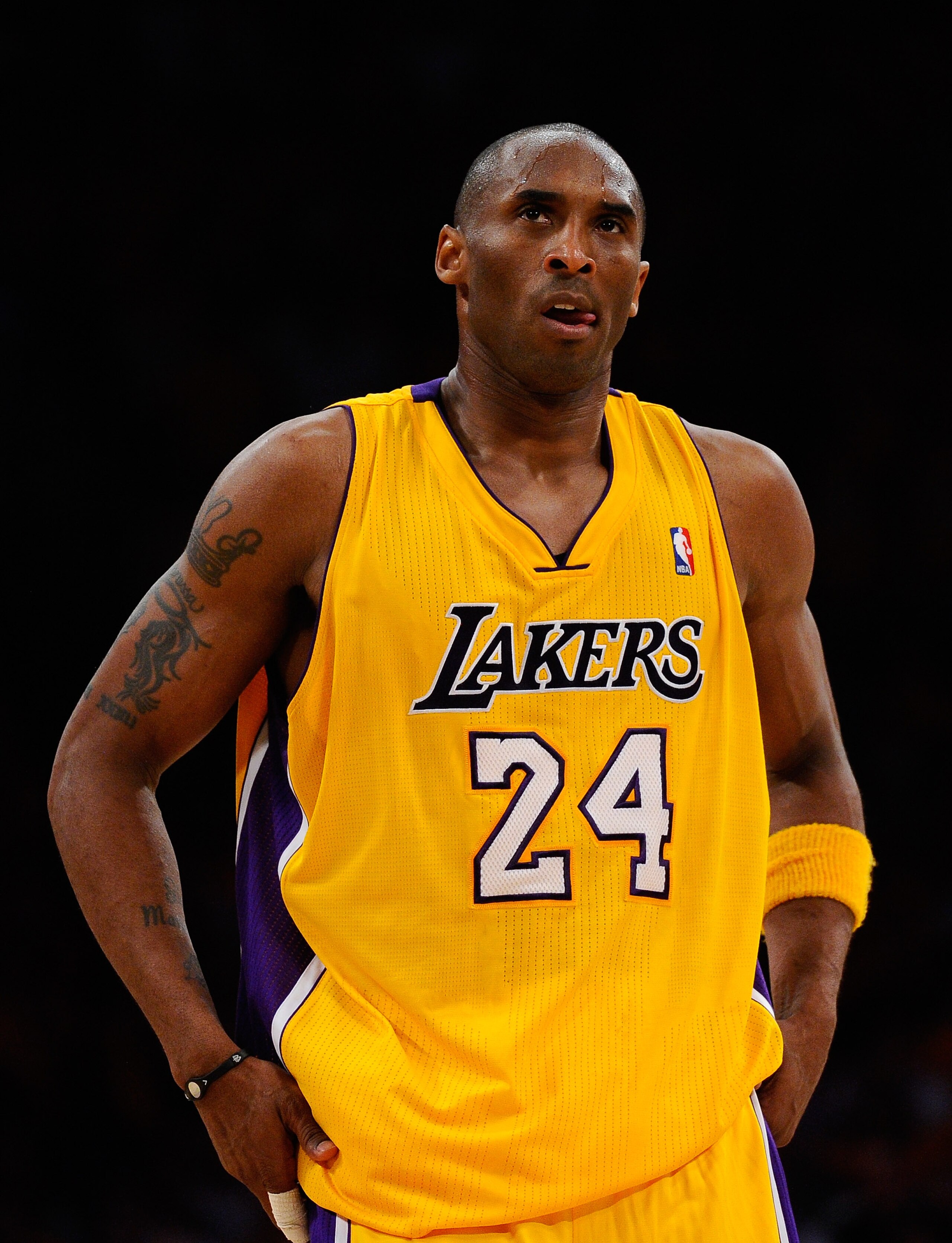 LOS ANGELES, CA - MAY 02:  Kobe Bryant #24 of the Los Angeles Lakers reacts late in the fourth quarter while taking on the Dallas Mavericks in Game One of the Western Conference Semifinals in the 2011 NBA Playoffs at Staples Center on May 2, 2011 in Los A