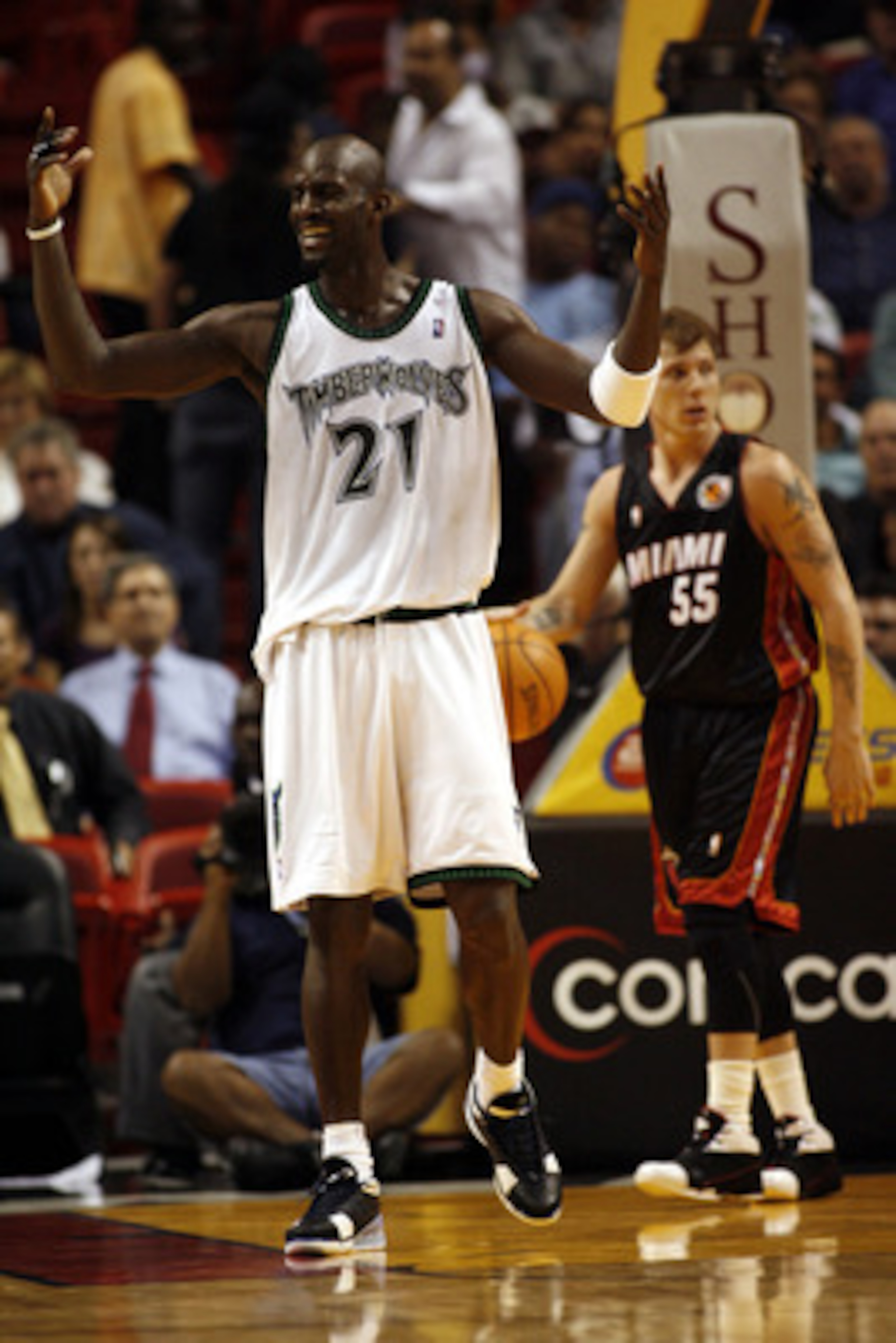 MIAMI - MARCH 9:  Forward Kevin Garnett #21 of the Minnesota Timberwolves reacts to a foul against the Miami Heat at the American Airlines Arena March 9, 2007 in Miami, Florida. NOTE TO USER: User expressly acknowledges and agrees that, by downloading and