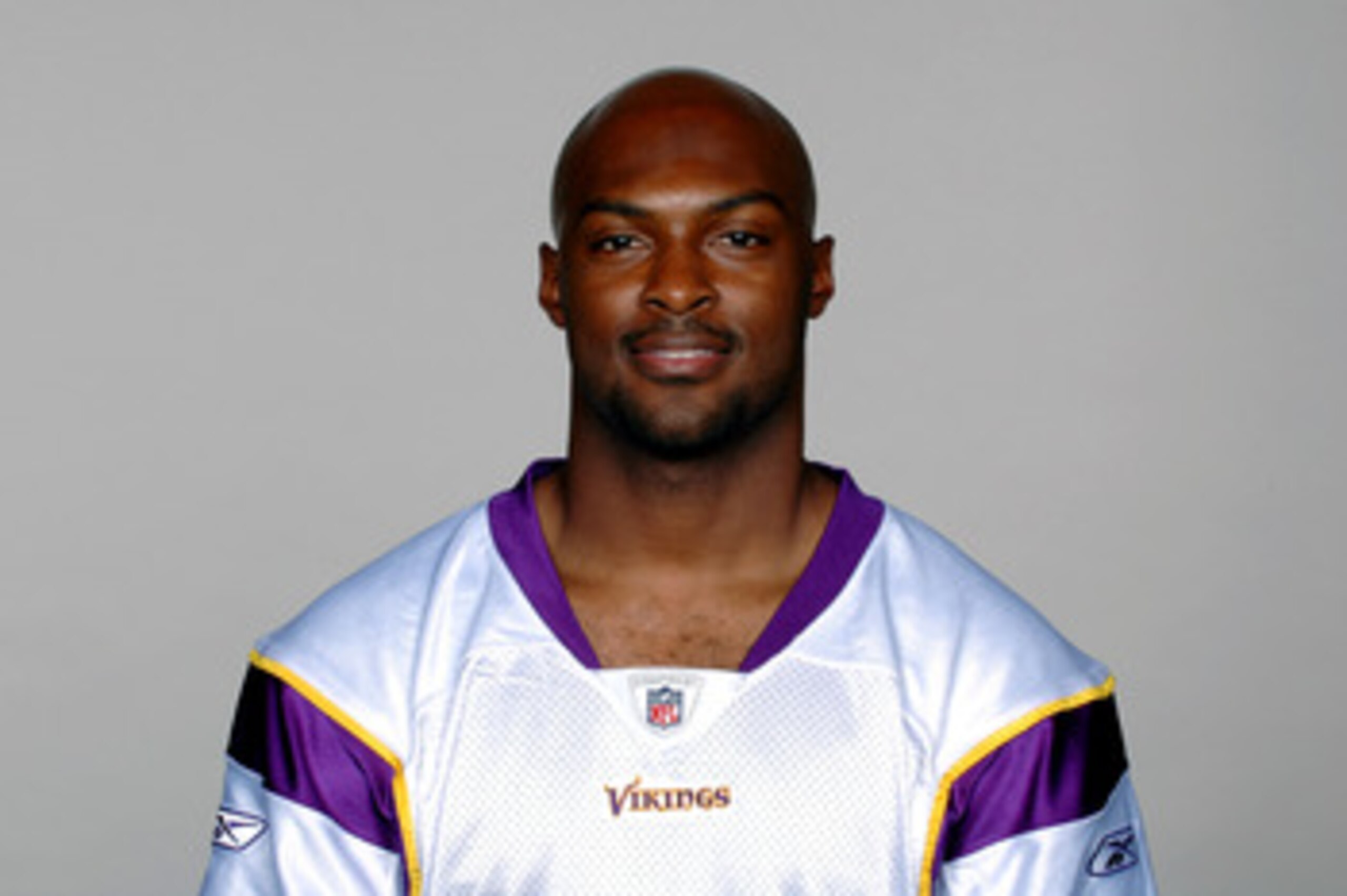 EDEN PRAIRIE, MN - CIRCA 2010:  In this handout image provided by the NFL,  Antoine Winfield poses for his 2010 NFL headshot circa 2010 in Eden Prairie, Minnesota.   (Photo by NFL via Getty Images)