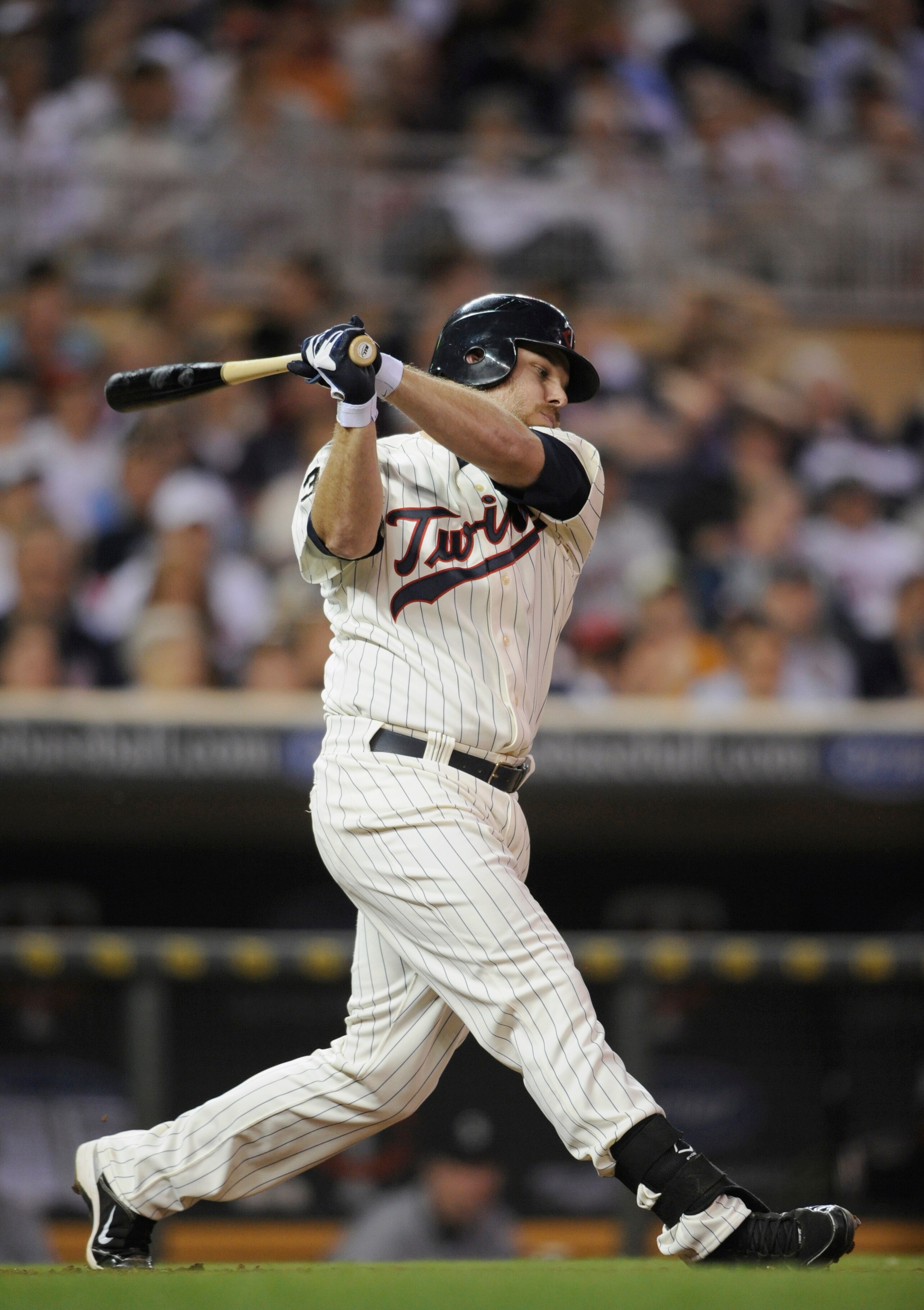 MINNEAPOLIS, MN - MAY 23: Jason Kubel #16 of the Minnesota Twins bats against the Seattle Mariners during their game on May 23, 2011 at Target Field in Minneapolis, Minnesota. The Rockies won 6-5. (Photo by Hannah Foslien/Getty Images)