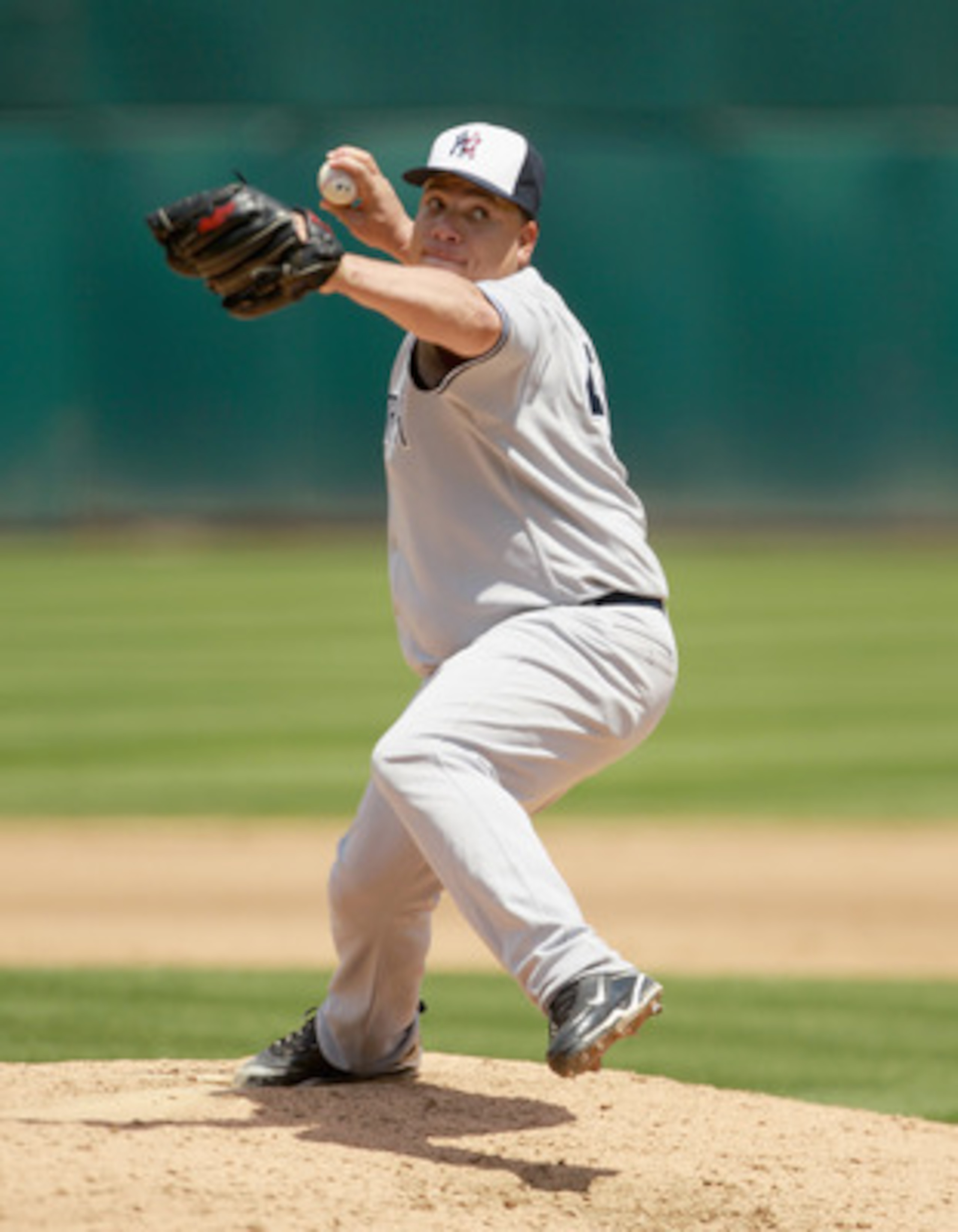 OAKLAND, CA - MAY 30:  Bartolo Colon #40 of the New York Yankees pitches against the Oakland Athletics at Oakland-Alameda County Coliseum on May 30, 2011 in Oakland, California.  (Photo by Ezra Shaw/Getty Images)