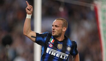 ROME, ITALY - MAY 29:  Wesley Sneijder of FC Internazionale Milano celebrates after the goal scored by Samuel Eto'o during the Tim Cup final between FC Internazionale Milano and US Citta di Palermo at Olimpico Stadium on May 29, 2011 in Rome, Italy.  (Pho