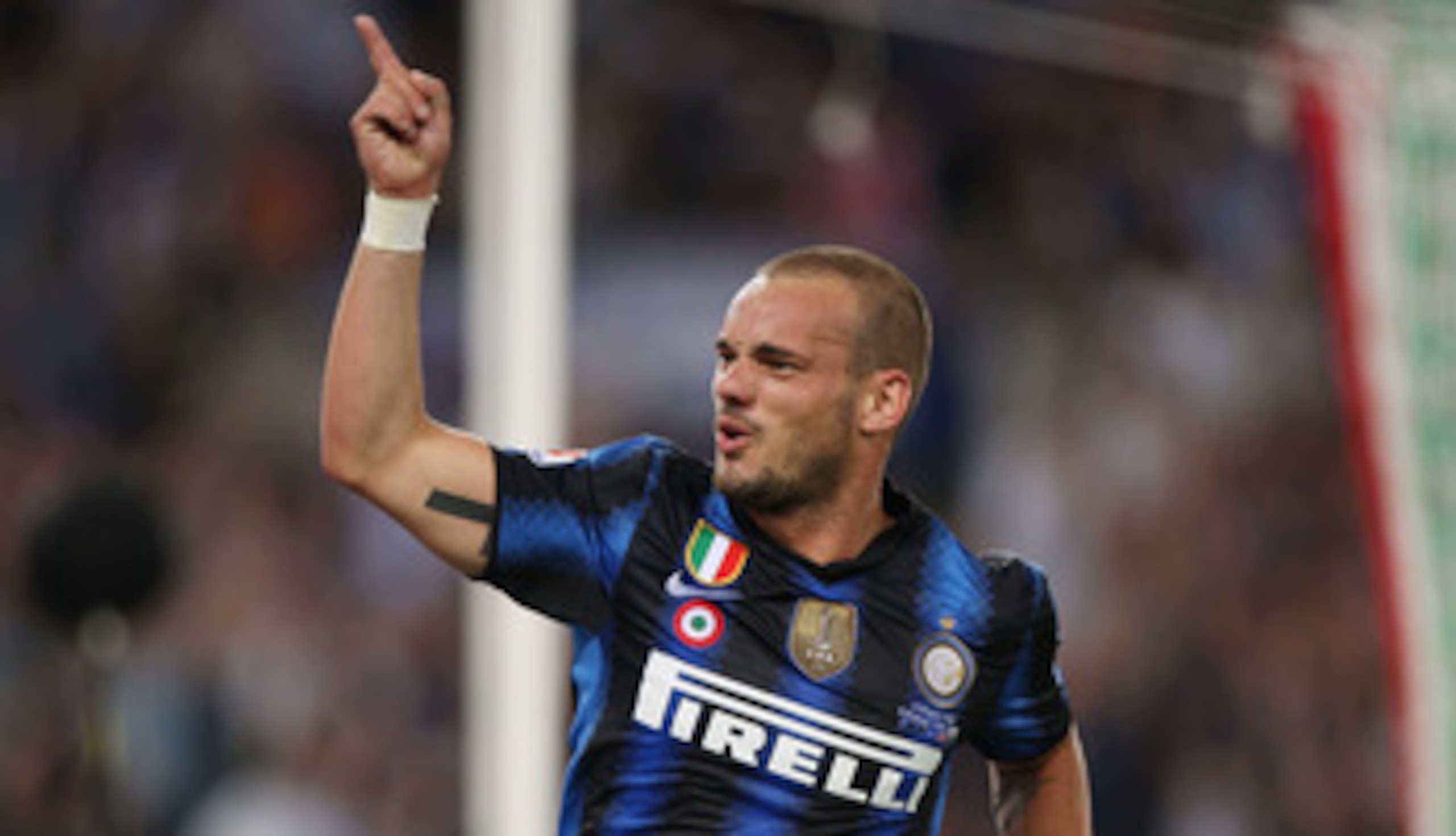 ROME, ITALY - MAY 29:  Wesley Sneijder of FC Internazionale Milano celebrates after the goal scored by Samuel Eto'o during the Tim Cup final between FC Internazionale Milano and US Citta di Palermo at Olimpico Stadium on May 29, 2011 in Rome, Italy.  (Pho
