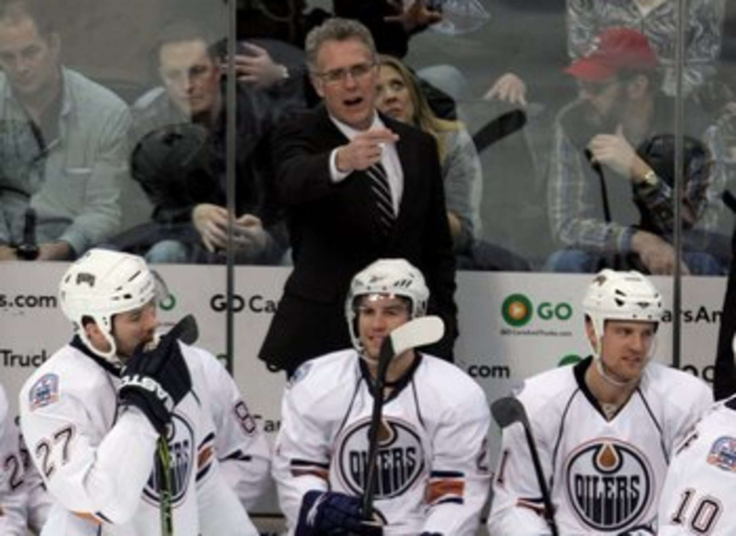 DENVER - JANUARY 16: Head coach Craig MacTavish leads the Edmonton Oilers against the Colorado Avalanche during NHL action at the Pepsi Center on January 16, 2009 in Denver, Coloado. The Oilers defeated the Avalanche 3-2. (Photo by Doug Pensinger/Getty DENVER - JANUARY 16: Head coach Craig MacTavish leads the Edmonton Oilers against the Colorado Avalanche during NHL action at the Pepsi Center on January 16, 2009 in Denver, Coloado. The Oilers defeated the Avalanche 3-2. (Photo by Doug Pensinger/Getty