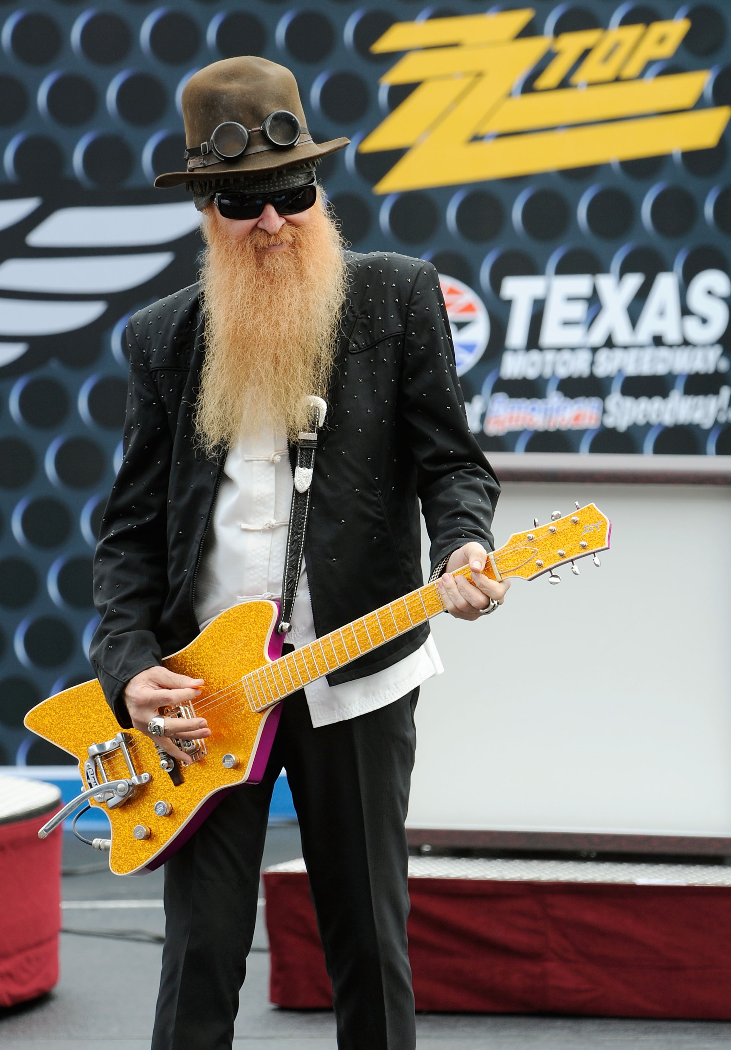 FORT WORTH, TX - NOVEMBER 08:  Musician Billy Gibbons of ZZ Top performs at the NASCAR Sprint Cup Series Dickies 500 at Texas Motor Speedway on November 8, 2009 in Fort Worth, Texas.  (Photo by John Harrelson/Getty Images for NASCAR)