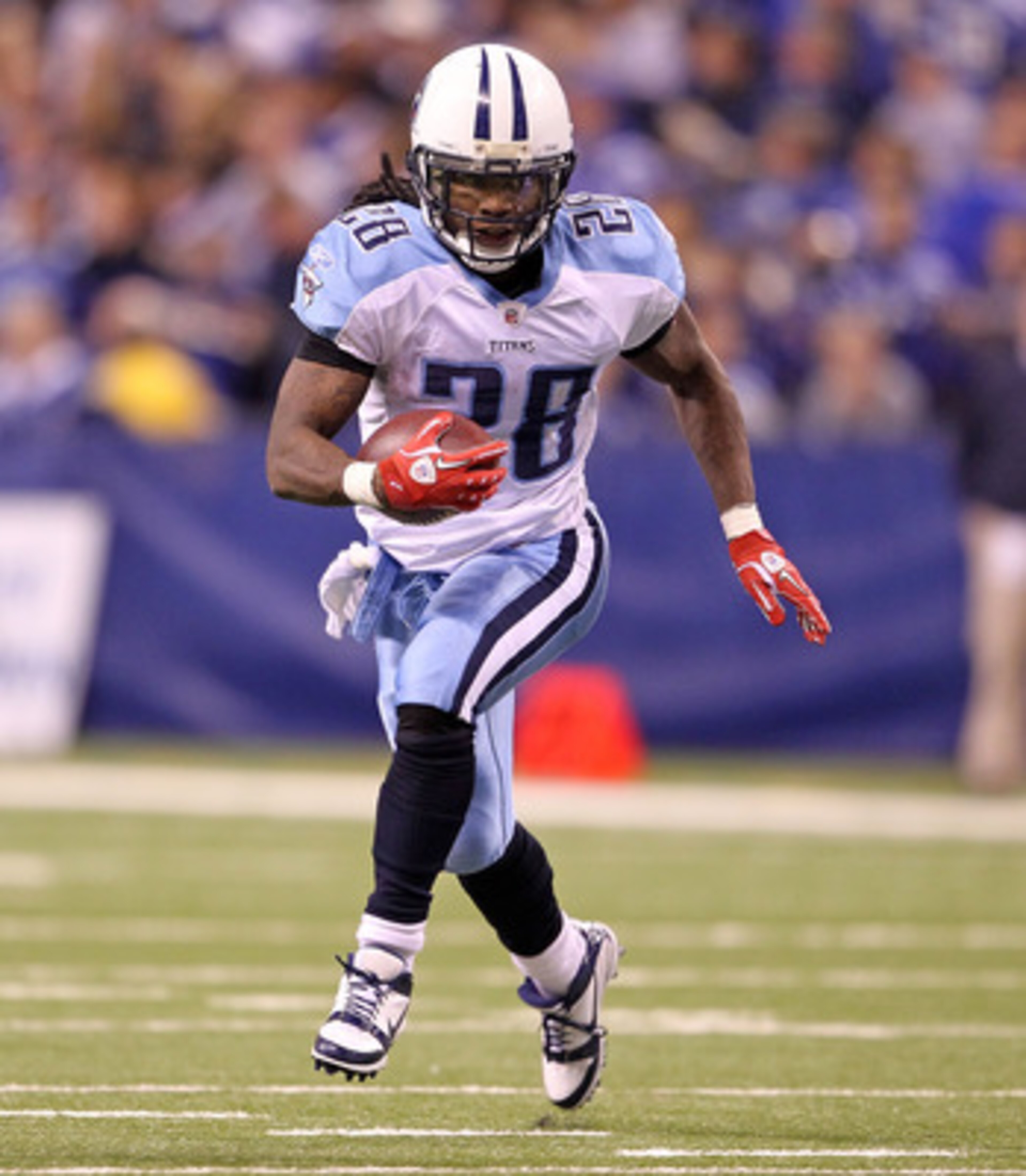 INDIANAPOLIS - JANUARY 02: Chris Johnson #28 of the Tennessee Titans runs for a touchdown during NFL game against the Indianapolis Colts at Lucas Oil Stadium on January 2, 2011 in Indianapolis, Indiana. (Photo by Andy Lyons/Getty Images) INDIANAPOLIS - JANUARY 02: Chris Johnson #28 of the Tennessee Titans runs for a touchdown during NFL game against the Indianapolis Colts at Lucas Oil Stadium on January 2, 2011 in Indianapolis, Indiana. (Photo by Andy Lyons/Getty Images)
