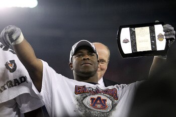 GLENDALE, AZ - JANUARY 10:  Michael Dyer #5 of the Auburn Tigers celebrates their 22 to 19 win over the Oregon Ducks in the Tostitos BCS National Championship Game at University of Phoenix Stadium on January 10, 2011 in Glendale, Arizona.  (Photo by Ronal