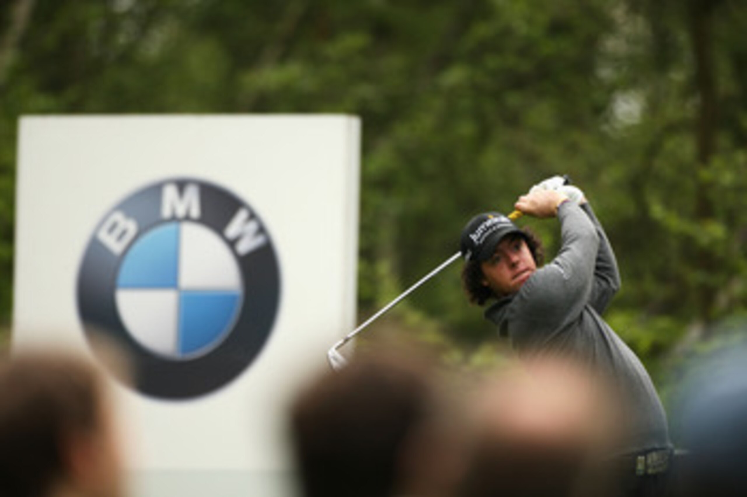 WENTWORTH, ENGLAND - MAY 21:  Rory McIlroy of Northern Ireland tees off on the fifth hole during First Round of the BMW PGA Championship at Wentworth on May 21, 2009 in Virginia Water, England.  (Photo by Warren Little/Getty Images)
