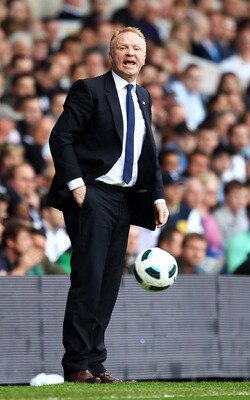 LONDON, ENGLAND - MAY 22:  Alex McLeish, manager of Birmingham City shouts instructions during the Barclays Premier League match between Tottenham Hotspur and Birmingham City at White Hart Lane on May 22, 2011 in London, England.  (Photo by Julian Finney/