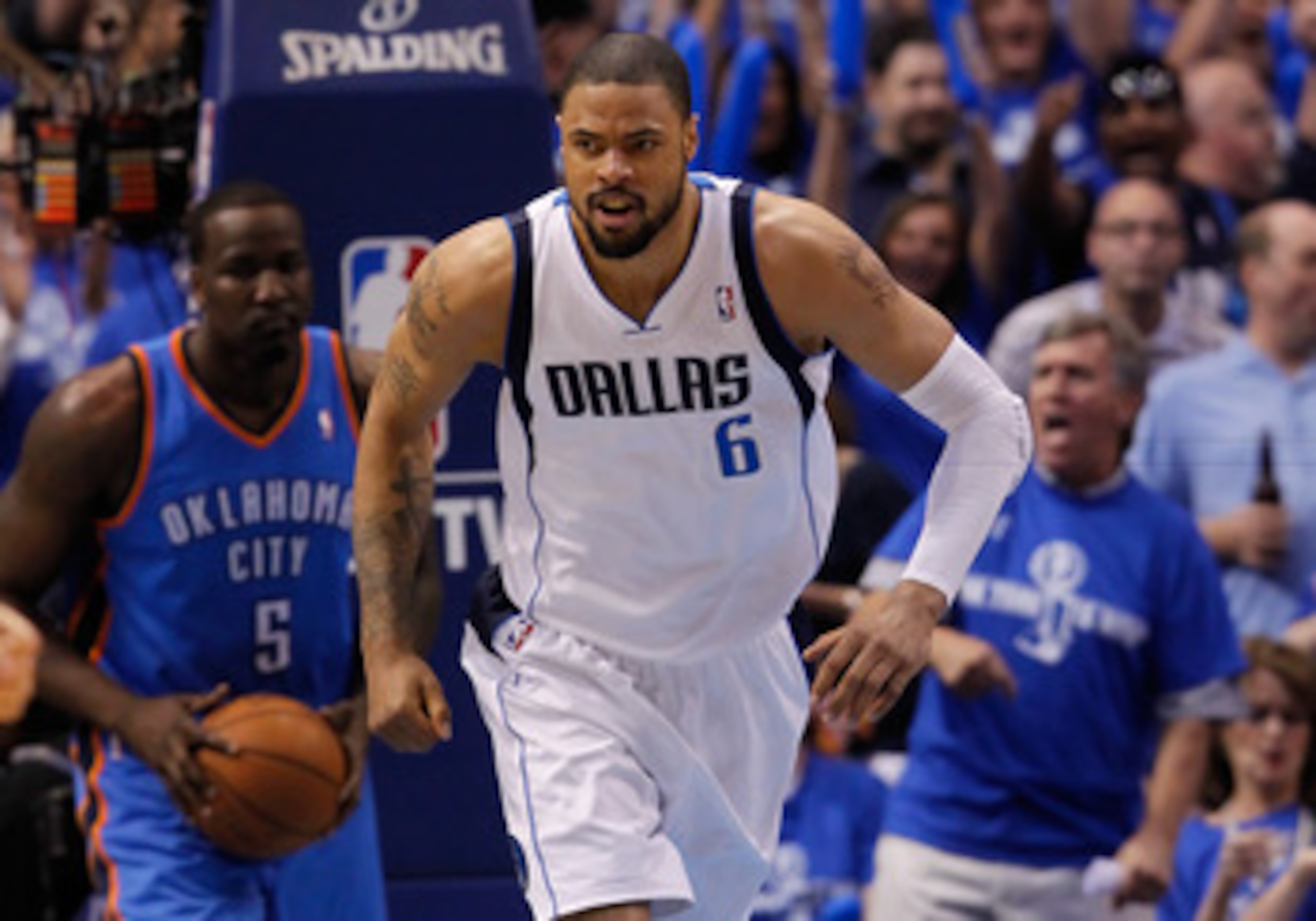 DALLAS, TX - MAY 25: Tyson Chandler #6 of the Dallas Mavericks reacts while taking on the Oklahoma City Thunder in Game Five of the Western Conference Finals during the 2011 NBA Playoffs at American Airlines Center on May 25, 2011 in Dallas, Texas. NOTE DALLAS, TX - MAY 25: Tyson Chandler #6 of the Dallas Mavericks reacts while taking on the Oklahoma City Thunder in Game Five of the Western Conference Finals during the 2011 NBA Playoffs at American Airlines Center on May 25, 2011 in Dallas, Texas. NOTE