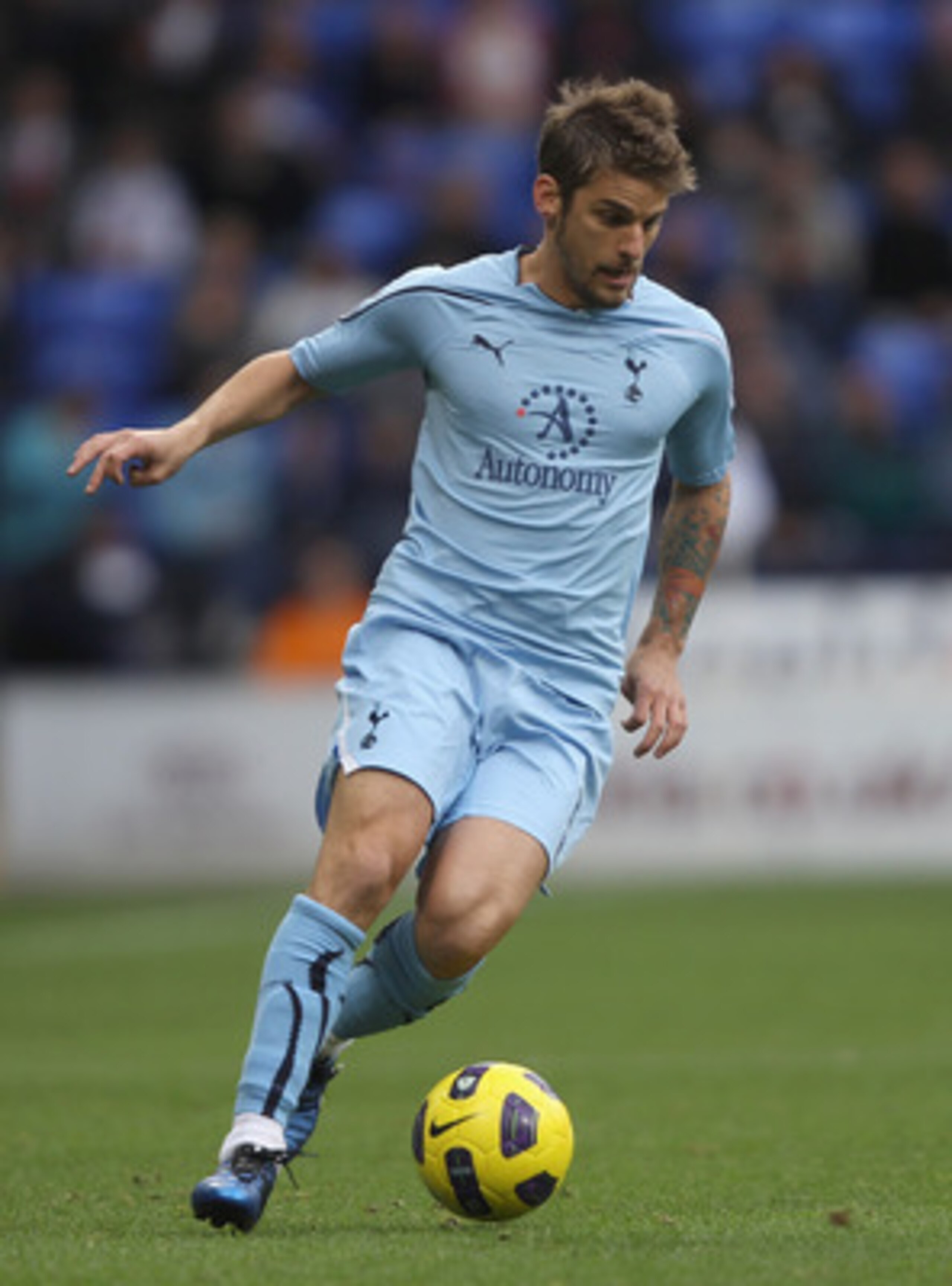BOLTON, ENGLAND - NOVEMBER 06: David Bentley of Tottenham Hotspur in action during the Barclays Premier League match between Bolton Wanderers and Tottenham Hotspur at the Reebok Stadium on November 6, 2010 in Bolton, England. (Photo by Clive Brunskill/G BOLTON, ENGLAND - NOVEMBER 06: David Bentley of Tottenham Hotspur in action during the Barclays Premier League match between Bolton Wanderers and Tottenham Hotspur at the Reebok Stadium on November 6, 2010 in Bolton, England. (Photo by Clive Brunskill/G