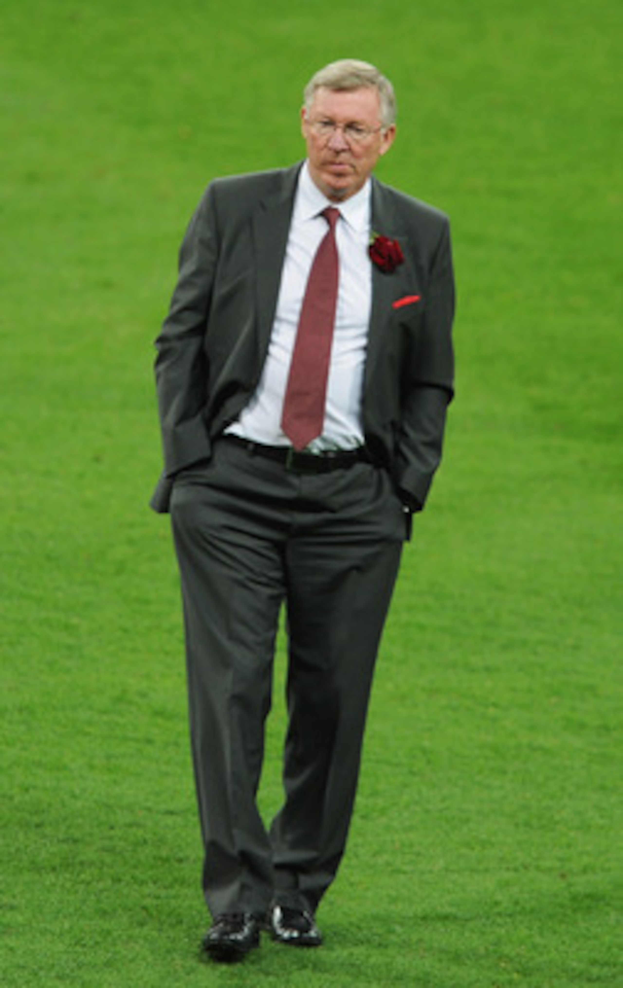 LONDON, ENGLAND - MAY 28: Sir Alex Ferguson manager of Manchester United shows his dejection after the UEFA Champions League final between FC Barcelona and Manchester United FC at Wembley Stadium on May 28, 2011 in London, England. (Photo by Michael Reg LONDON, ENGLAND - MAY 28: Sir Alex Ferguson manager of Manchester United shows his dejection after the UEFA Champions League final between FC Barcelona and Manchester United FC at Wembley Stadium on May 28, 2011 in London, England. (Photo by Michael Reg
