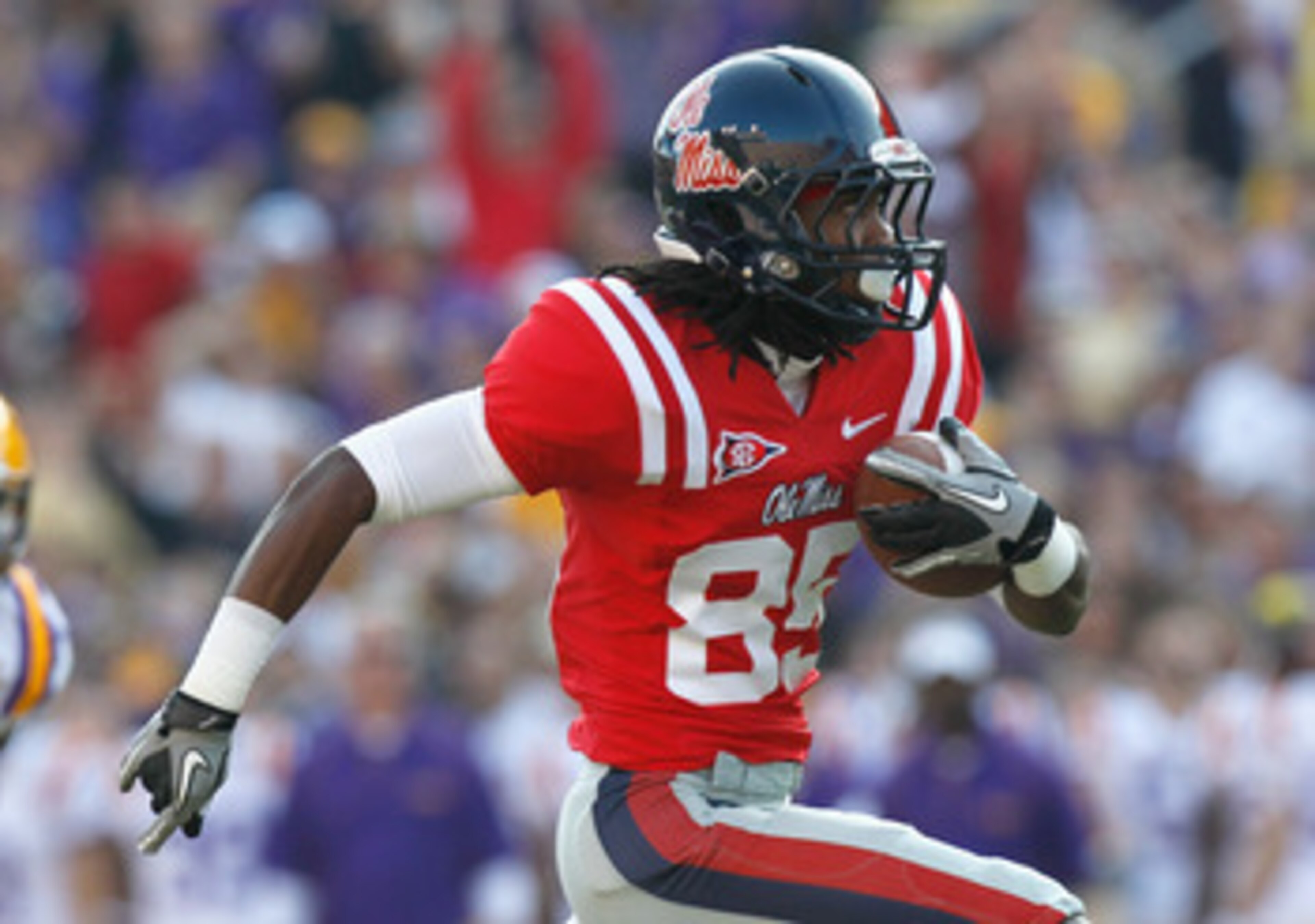 BATON ROUGE, LA - NOVEMBER 20:  Ja-Mes Logan #85 of the Ole Miss Rebels against the Louisiana State University Tigers at Tiger Stadium on November 20, 2010 in Baton Rouge, Louisiana.  (Photo by Kevin C. Cox/Getty Images)