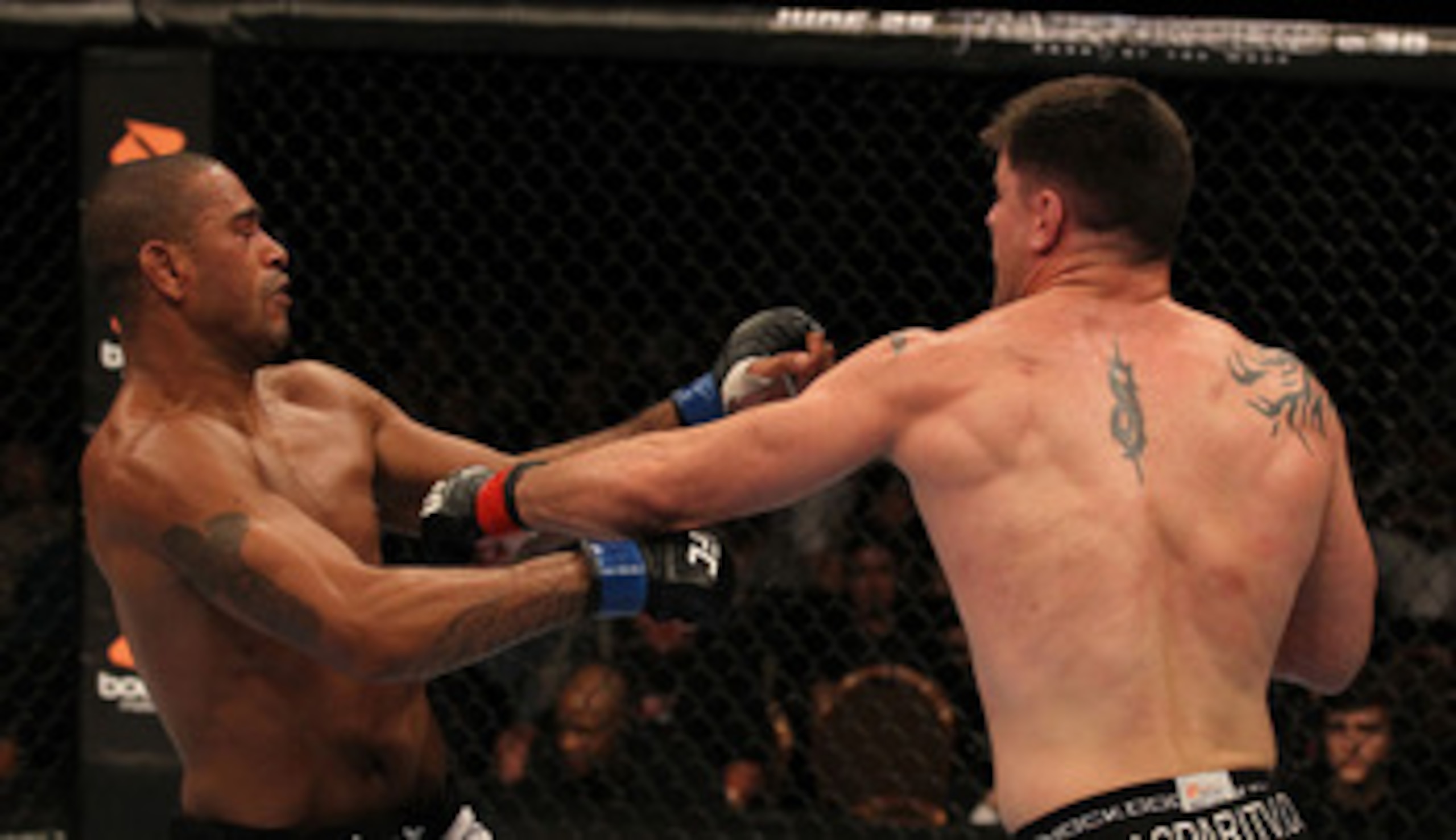 Brian Stann lands a left hook on Jorge Santiago