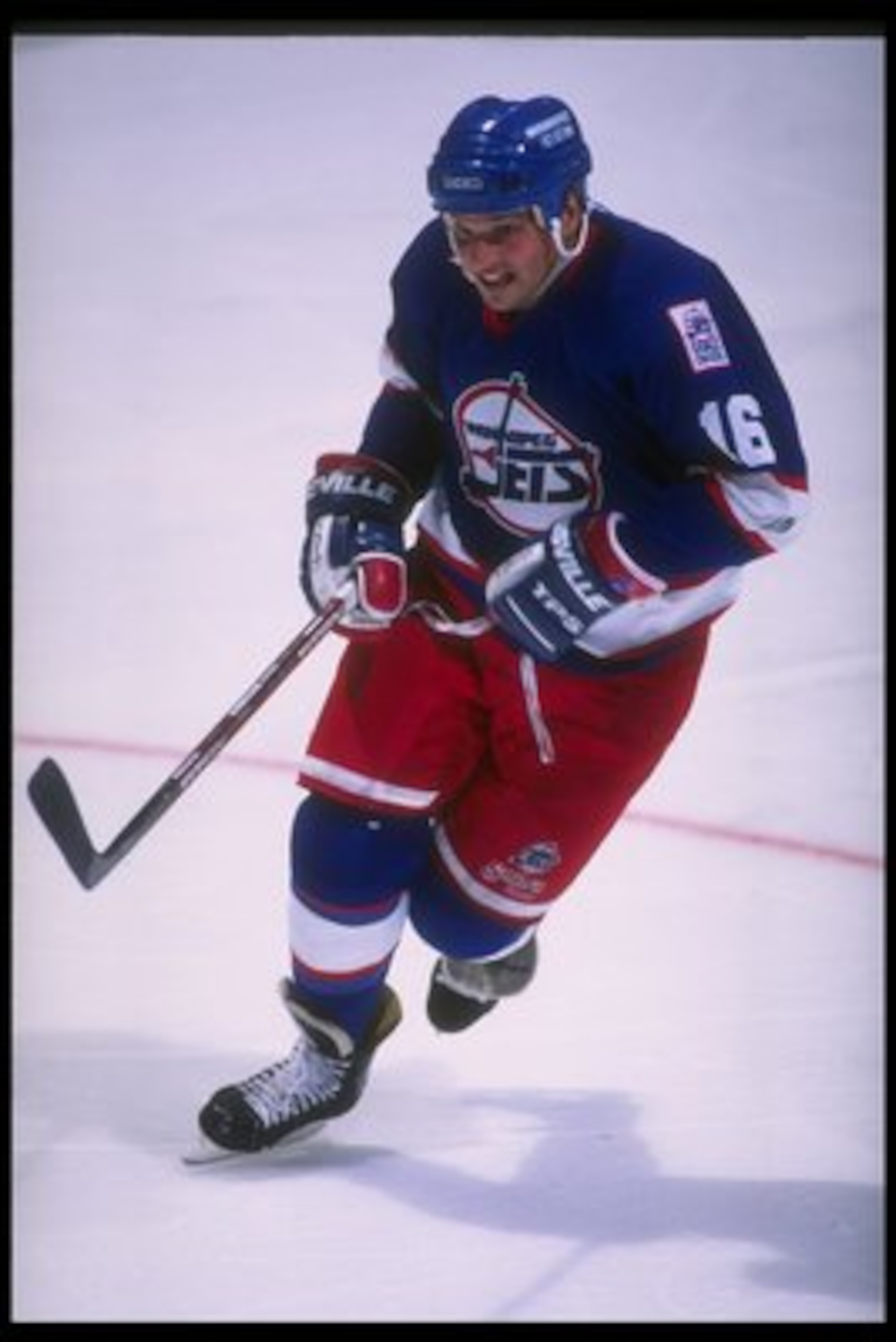 22 Oct 1995:  Center Ed Olczyk of the Winnipeg Jets moves down the ice during a game against the Anaheim Mighty Ducks at Arrowhead Pond in Anaheim, California.  The Ducks won the game, 6-2. Mandatory Credit: Glenn Cratty  /Allsport