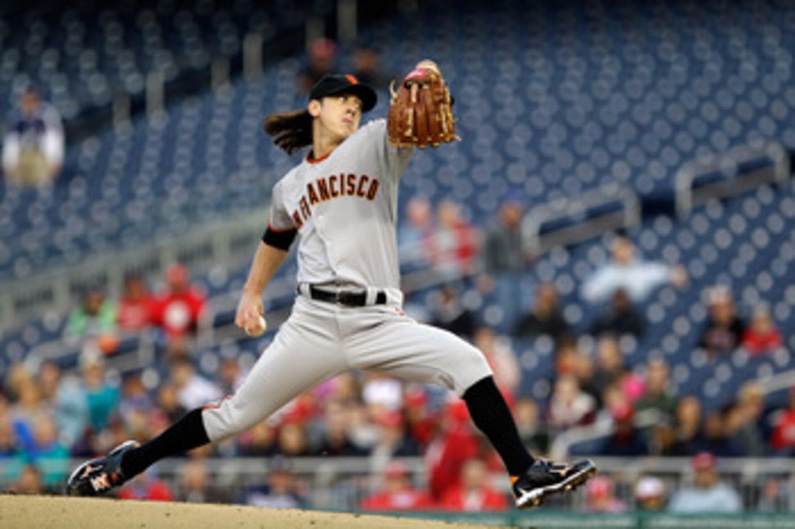 WASHINGTON, DC - APRIL 29:  Starting pitcher Tim Lincecum #55 of the San Francisco Giants delivers to a Washington Nationals batter at Nationals Park on April 29, 2011 in Washington, DC.  (Photo by Rob Carr/Getty Images)
