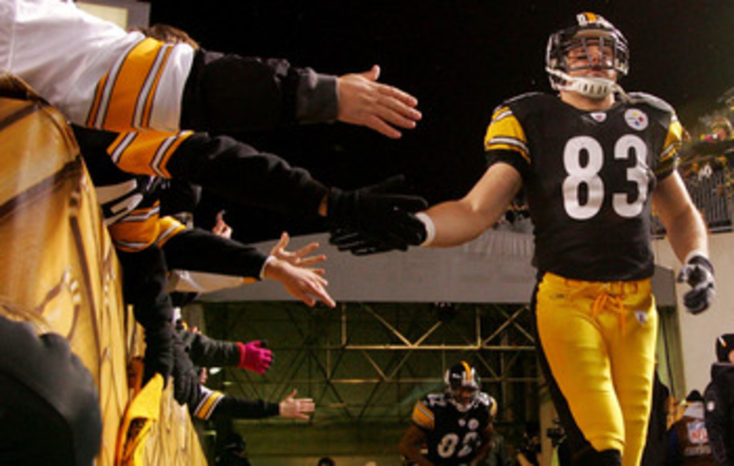 PITTSBURGH - DECEMBER 23:  Heath Miller #83 of the Pittsburgh Steelers greets fans during the start of the game  against the Carolina Panthers on December 23, 2010 at Heinz Field in Pittsburgh, Pennsylvania.  (Photo by Jared Wickerham/Getty Images)