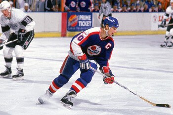 INGLEWOOD, CA - 1988:  Dale Hawerchuk #10 of the Winnipeg Jets skates against the Los Angeles Kings during their game at the Great Western Forum circa 1988 in Inglewood, California.  (Photo by Mike Powell/Getty Images)