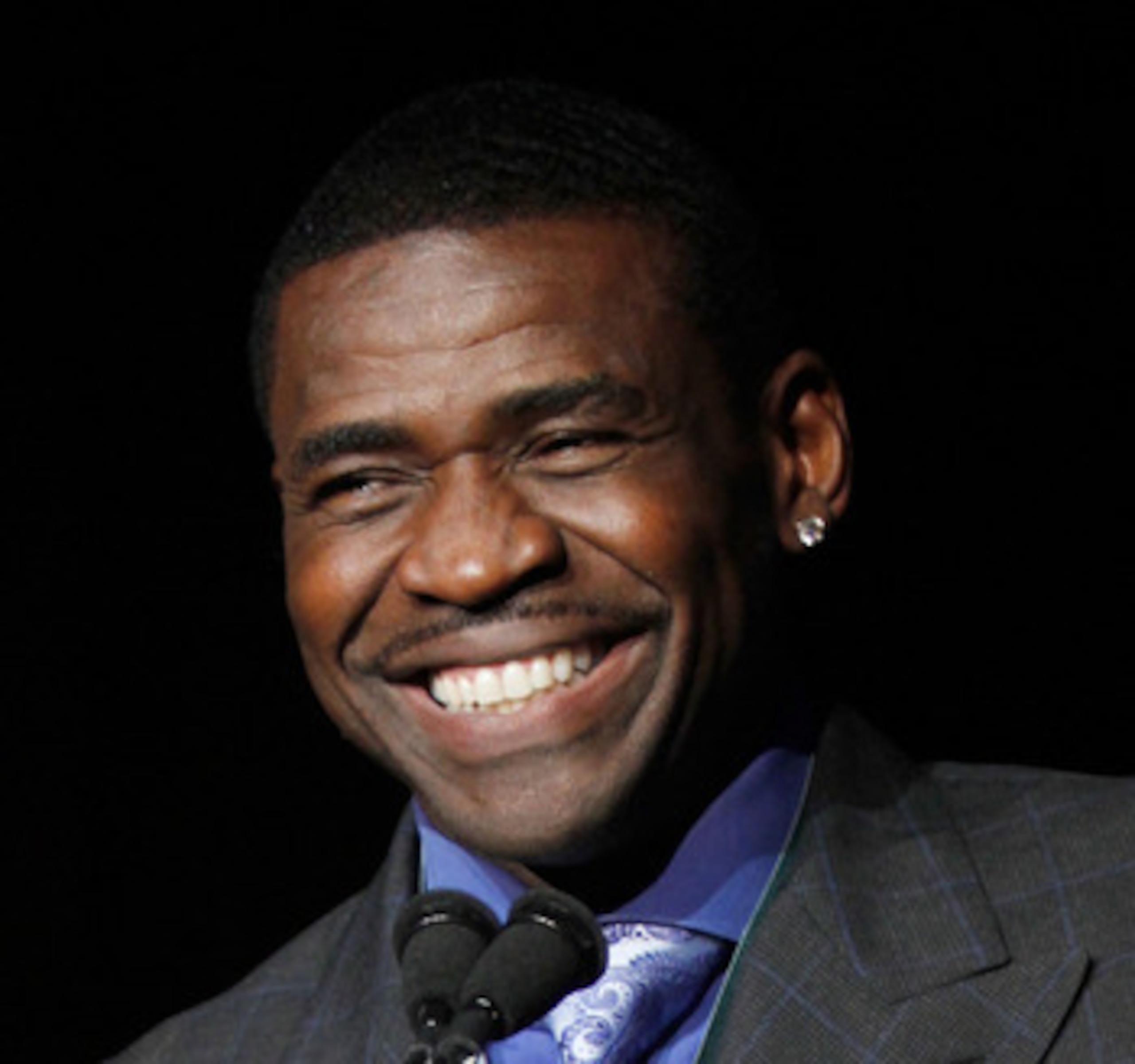 NEW YORK - SEPTEMBER 27:  Former NFL player Michael Irvin speaks during the 25th Great Sports Legends Dinner to benefit The Buoniconti Fund to Cure Paralysis at The Waldorf=Astoria on September 27, 2010 in New York City.  (Photo by Thos Robinson/Getty Ima