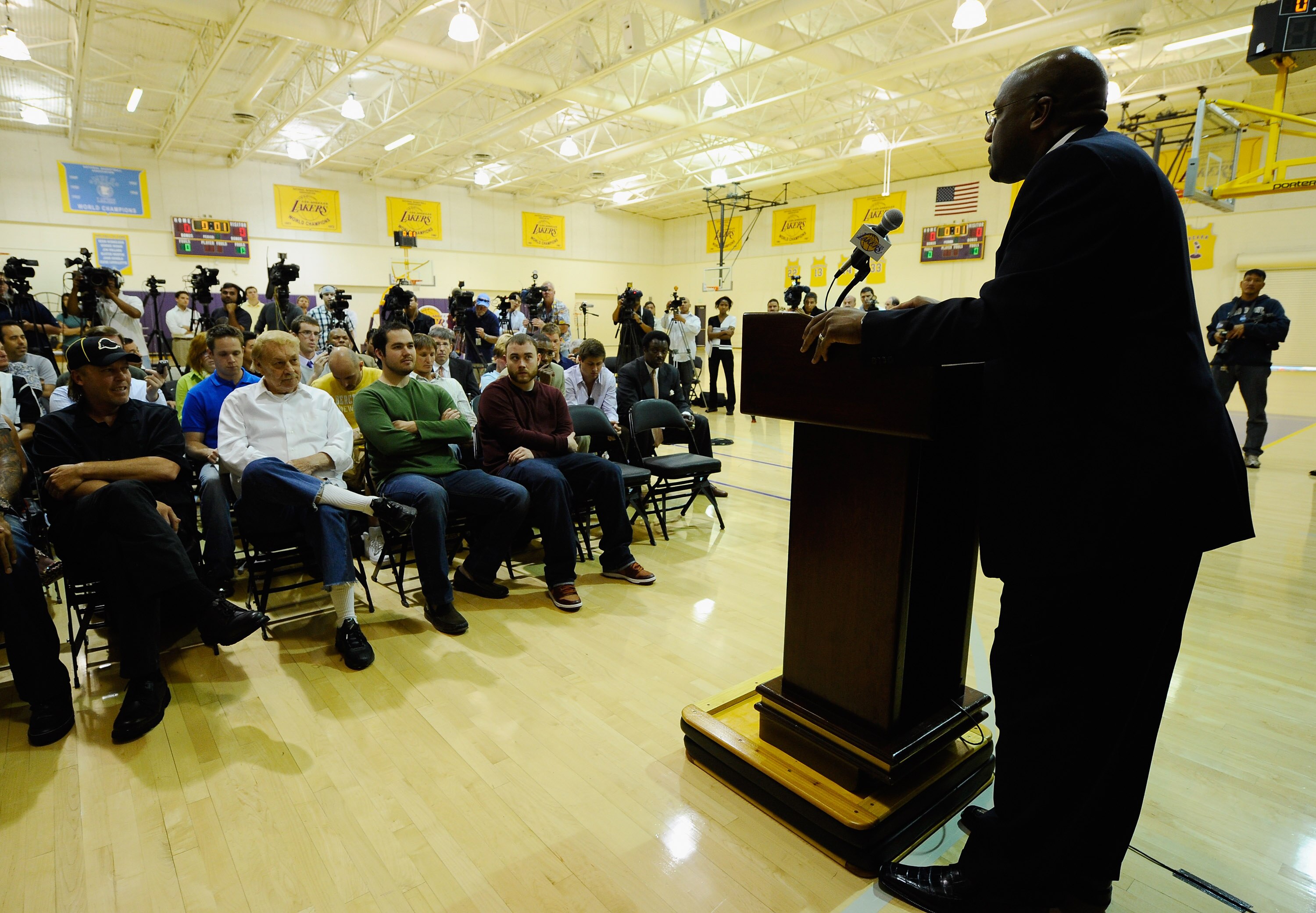 EL SEGUNDO, CA - MAY 31:  Mike Brown, the new head coach for the Los Angeles Lakers, speaks during his introductory news conference at the team's training facility on May 31, 2011 in El Segundo, California. Brown replaces Lakers coach Phil Jackson, who re