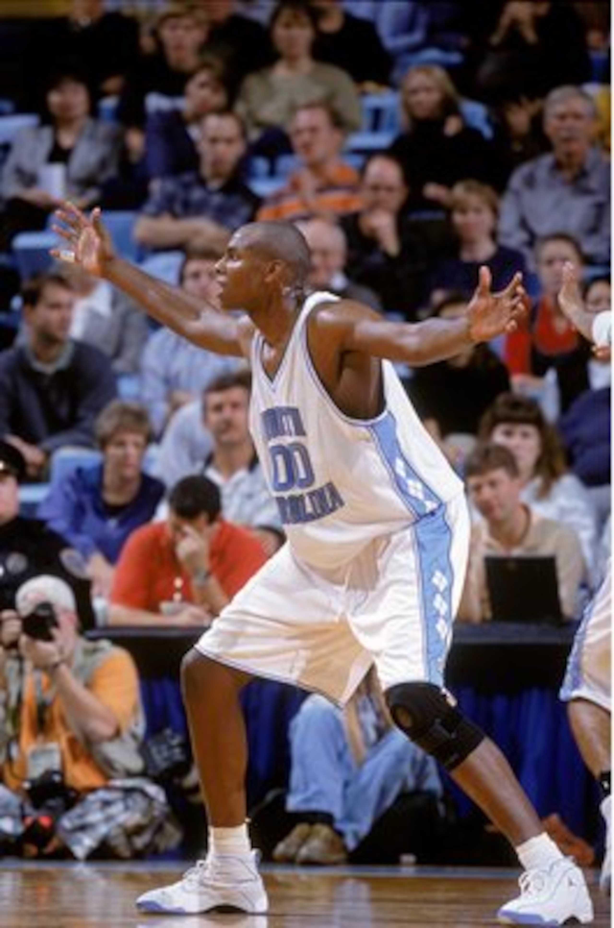 10 Nov 2000: Brendan Haywood #00 of the North Carolina Tar Heels moves on the court during the game against the Winthrop Eagles at Dean E. Smith Center in Chaple Hill, North Carolina. The Tar Heels defeated the Eagles 66-61.Mandatory Credit: Craig Jones  