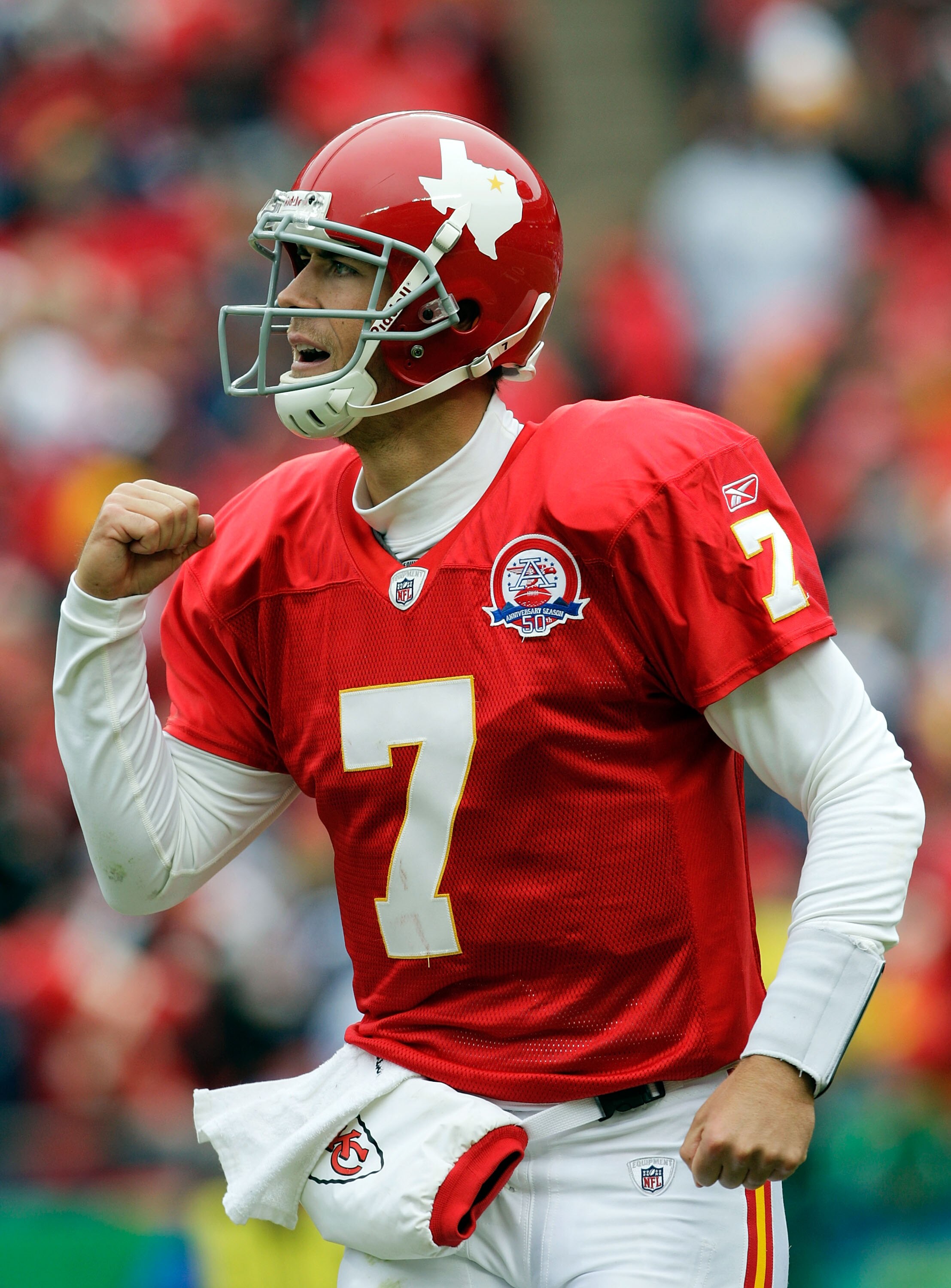 KANSAS CITY, MO - OCTOBER 11:  Quarterback Matt Cassel #7 of the Kansas City Chiefs celebrates after a touchdown during the game against the Dallas Cowboys on October 11, 2009 at Arrowhead Stadium in Kansas City, Missouri.  (Photo by Jamie Squire/Getty Im