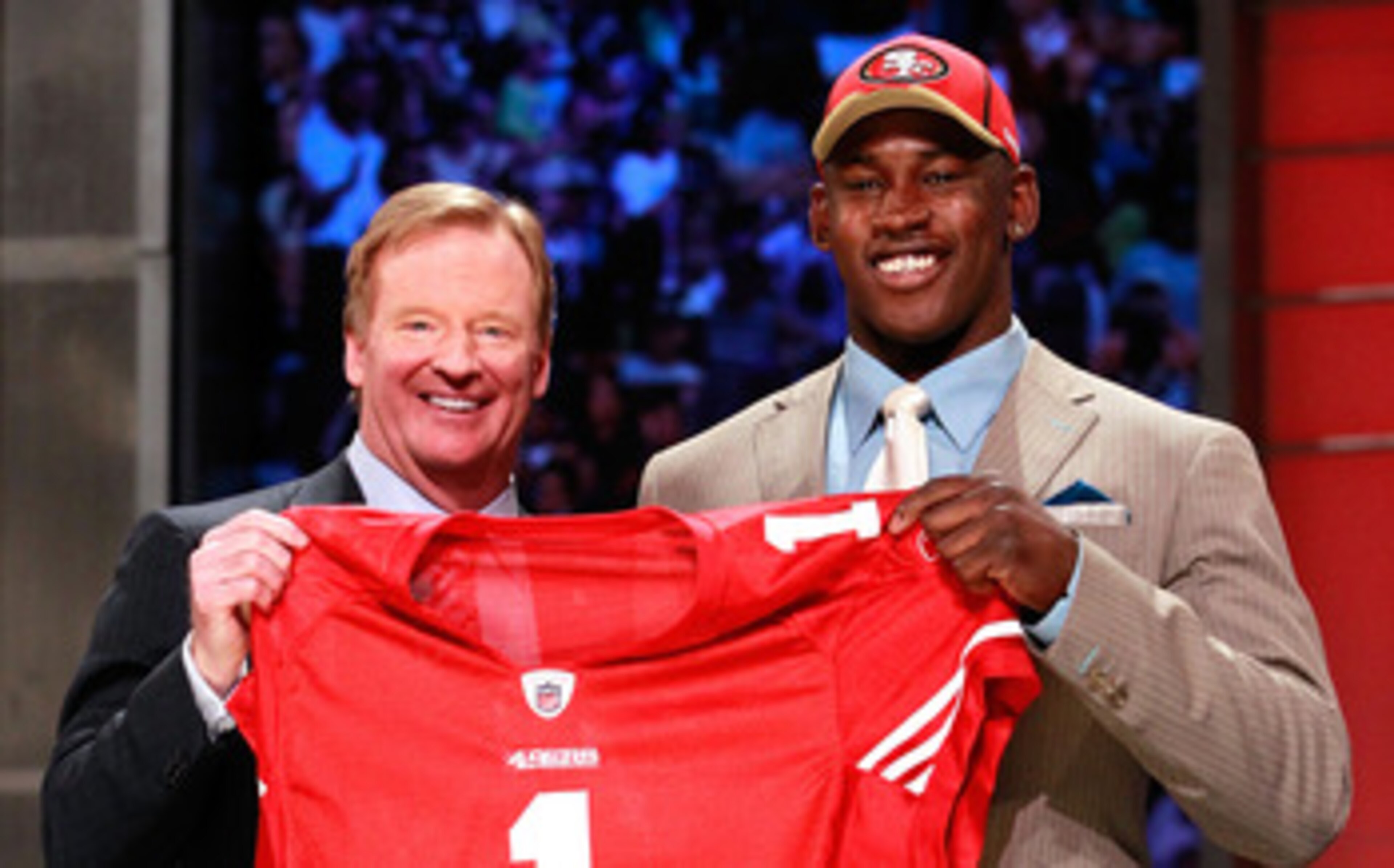 NEW YORK, NY - APRIL 28:  NFL Commissoner Roger Goodell poses for a photo with Aldon Smith, #7 overall pick by the San Francisco 49ers, during the 2011 NFL Draft at Radio City Music Hall on April 28, 2011 in New York City.  (Photo by Chris Trotman/Getty I