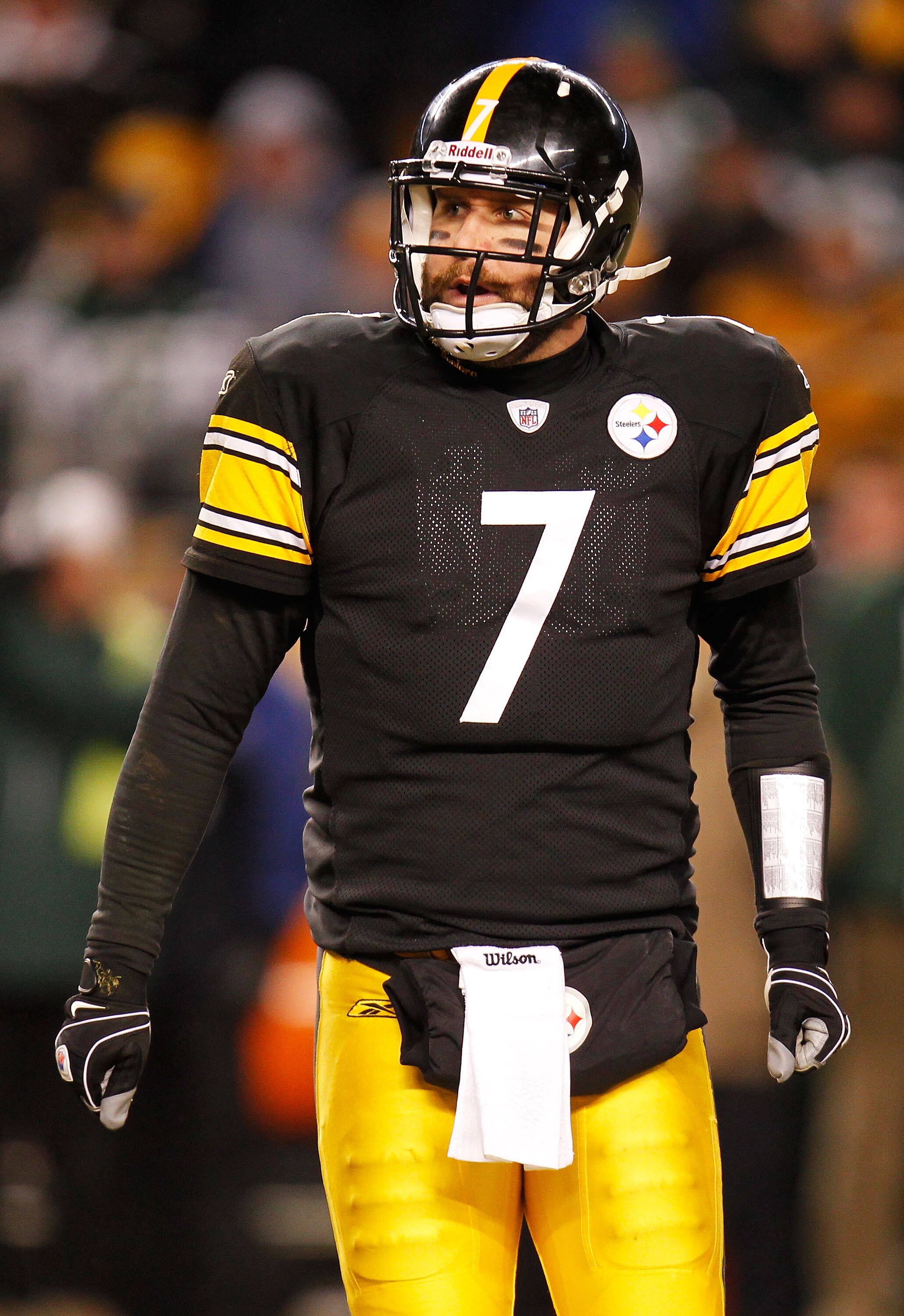PITTSBURGH, PA - JANUARY 23:  Ben Roethlisberger #7 of the Pittsburgh Steelers looks on against the New York Jets in the 2011 AFC Championship game at Heinz Field on January 23, 2011 in Pittsburgh, Pennsylvania. The Steelers won 24 to 19.  (Photo by Grego
