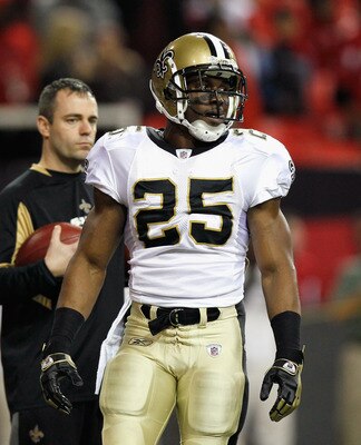 ATLANTA, GA - DECEMBER 27: Reggie Bush #25 of the New Orleans Saints against the Atlanta Falcons at Georgia Dome on December 27, 2010 in Atlanta, Georgia. (Photo by Kevin C. Cox/Getty Images) ATLANTA, GA - DECEMBER 27: Reggie Bush #25 of the New Orleans Saints against the Atlanta Falcons at Georgia Dome on December 27, 2010 in Atlanta, Georgia. (Photo by Kevin C. Cox/Getty Images)