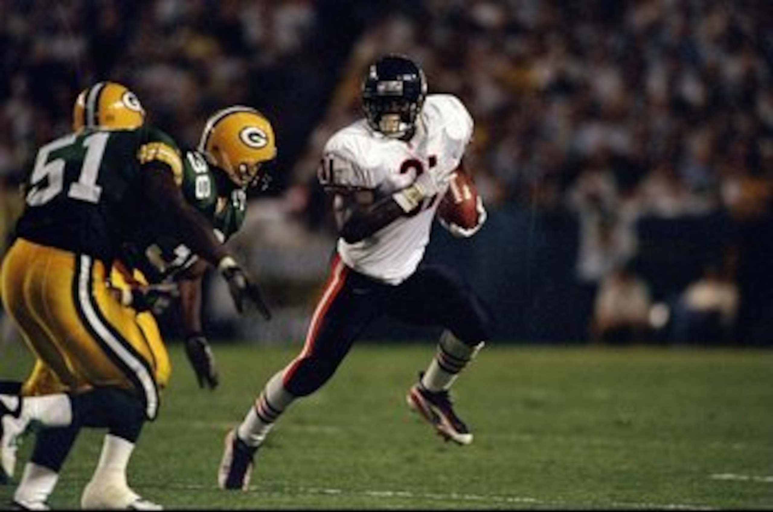 1 Sep 1997: Rashaan Salaam #31 of the Green Bay Packers in action against the Brian Williams #51 of the Chicago Bears at the Lambeau Field in Green Bay, Wisconsin. The Packers defeated the Bears 38-24. Mandatory Credit: Jonathan Daniel /Allsport 1 Sep 1997: Rashaan Salaam #31 of the Green Bay Packers in action against the Brian Williams #51 of the Chicago Bears at the Lambeau Field in Green Bay, Wisconsin. The Packers defeated the Bears 38-24. Mandatory Credit: Jonathan Daniel /Allsport