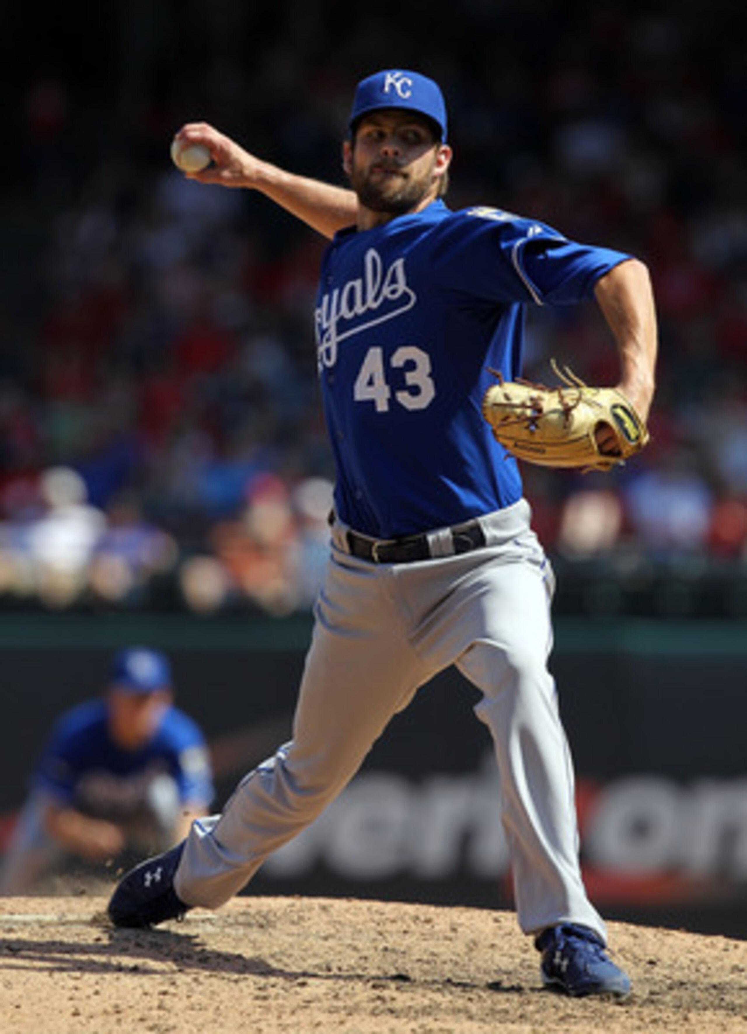 ARLINGTON, TX - MAY 29: Aaron Crow #43 of the Kansas City Royals throws against the Texas Rangers at Rangers Ballpark in Arlington on May 29, 2011 in Arlington, Texas. (Photo by Ronald Martinez/Getty Images) ARLINGTON, TX - MAY 29: Aaron Crow #43 of the Kansas City Royals throws against the Texas Rangers at Rangers Ballpark in Arlington on May 29, 2011 in Arlington, Texas. (Photo by Ronald Martinez/Getty Images)